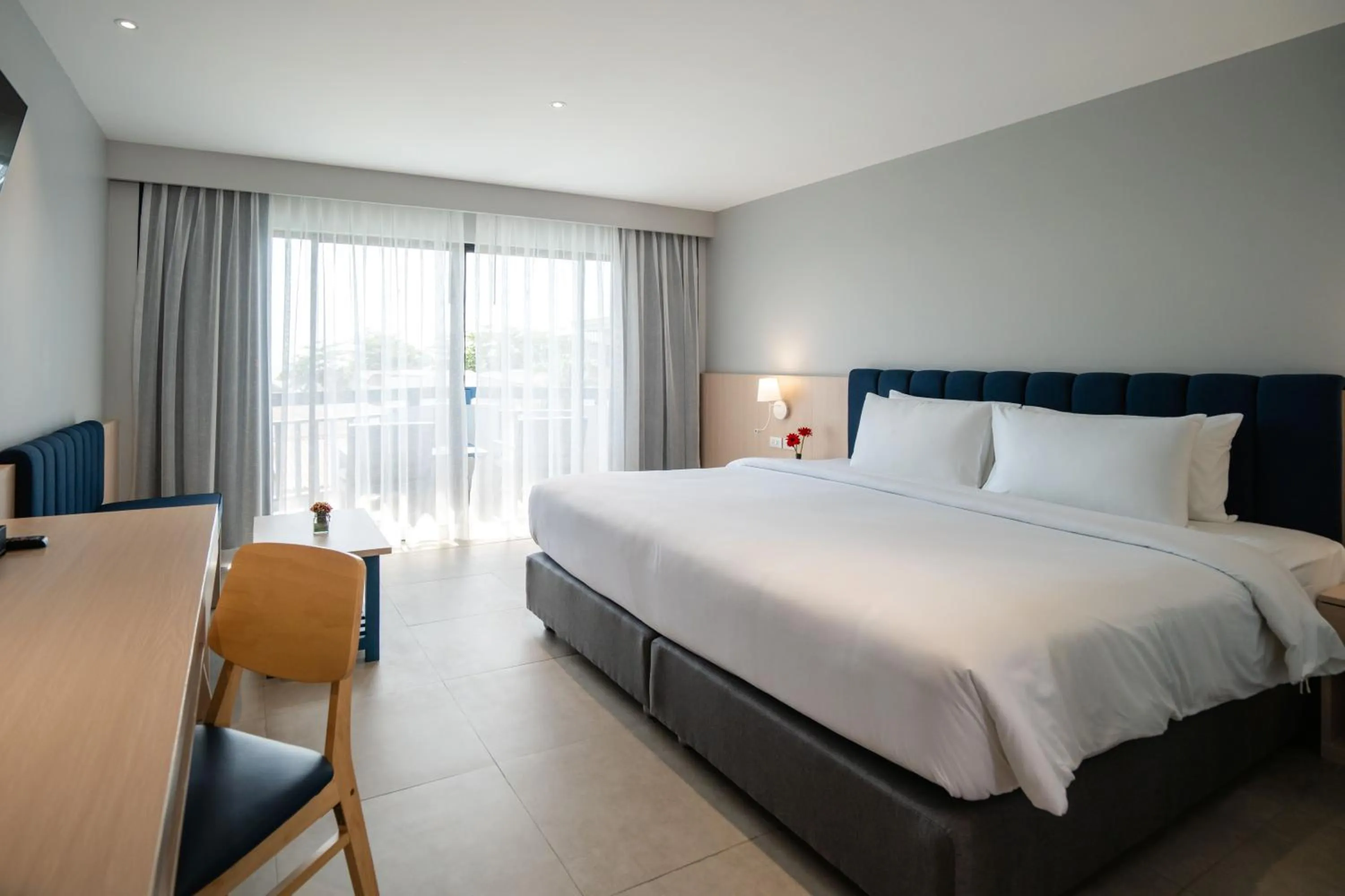 Pool view, Bed in Phuket Island View Resort - SHA Extra Plus