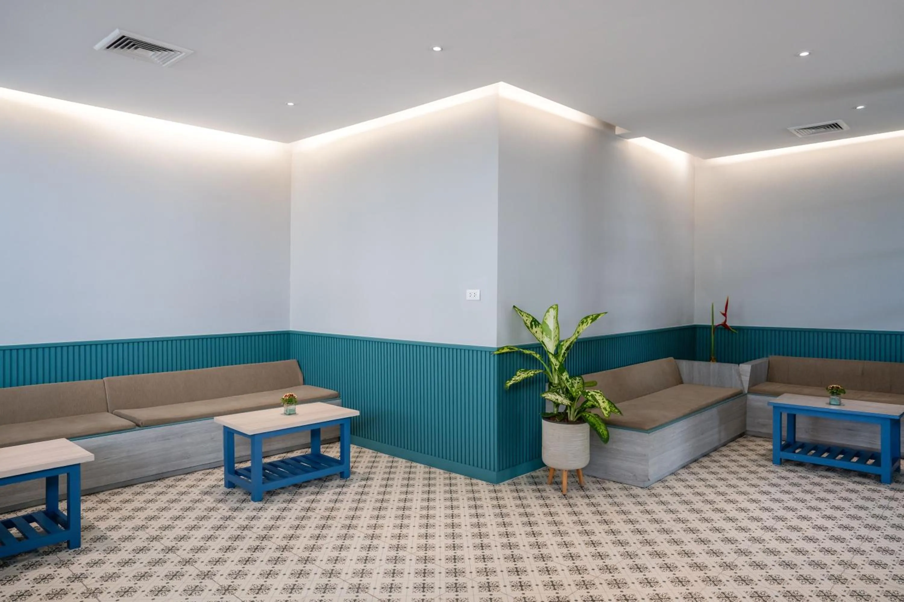 Lounge or bar in Phuket Island View Resort - SHA Extra Plus