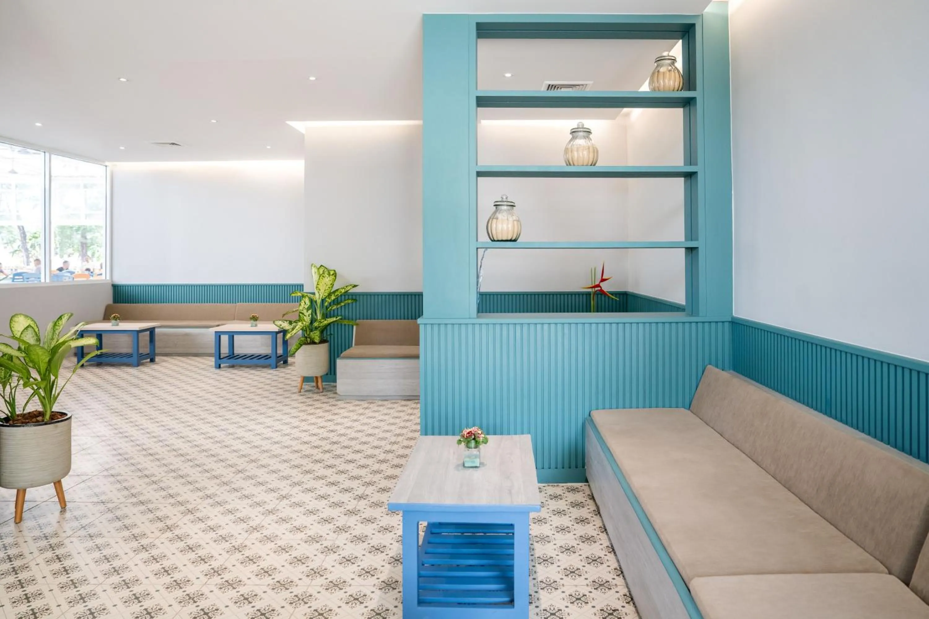 Lounge or bar in Phuket Island View Resort - SHA Extra Plus