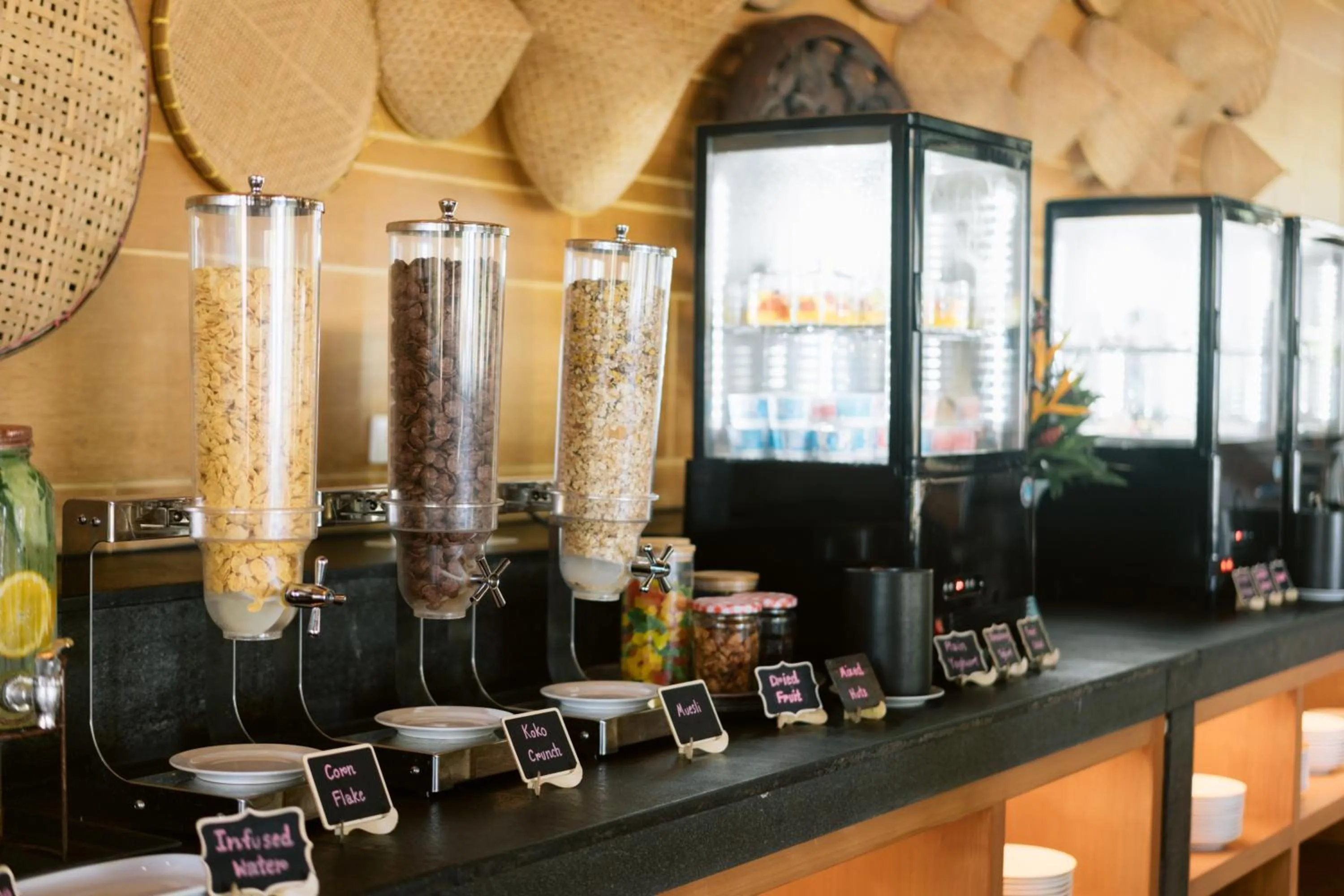 Restaurant/places to eat in Apsara Beachfront Resort & Villa