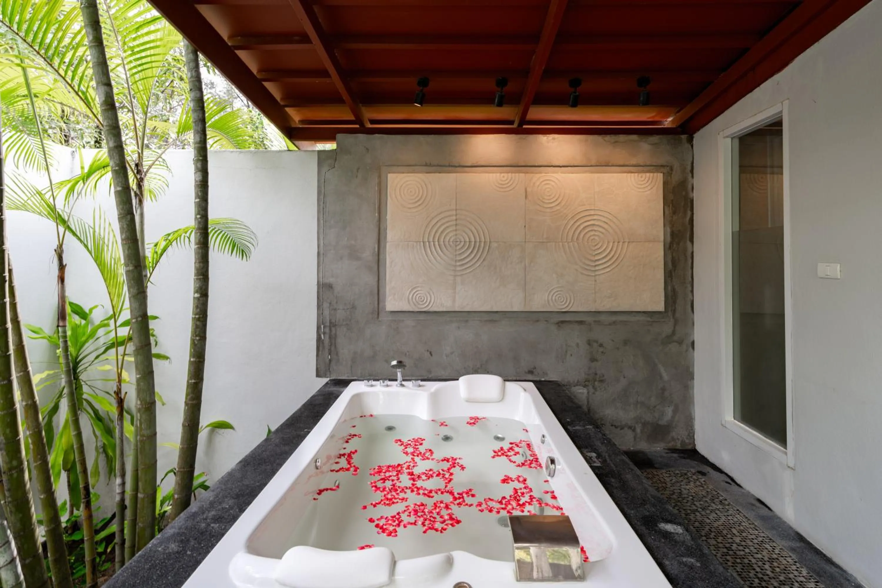 Balcony/Terrace, Bed in Apsara Beachfront Resort & Villa