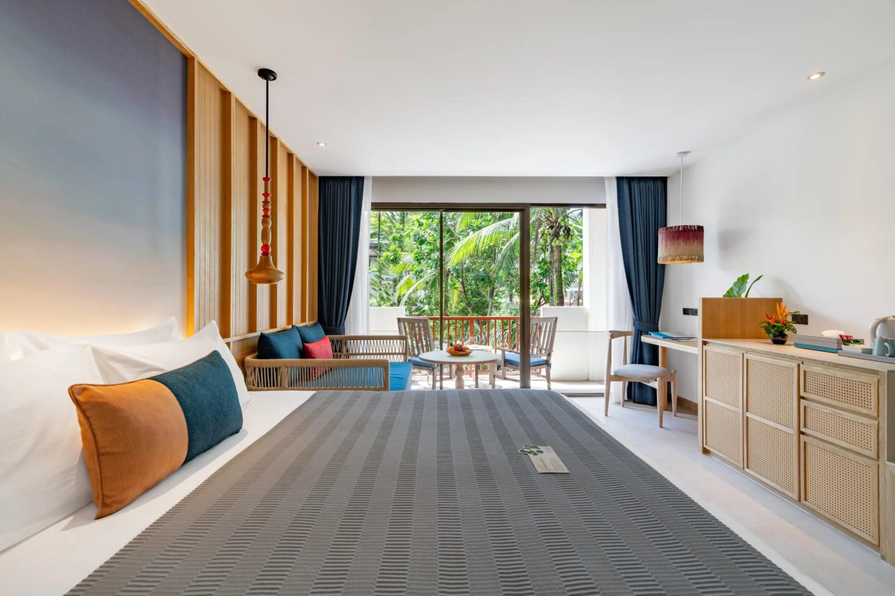 Bed in Apsara Beachfront Resort & Villa