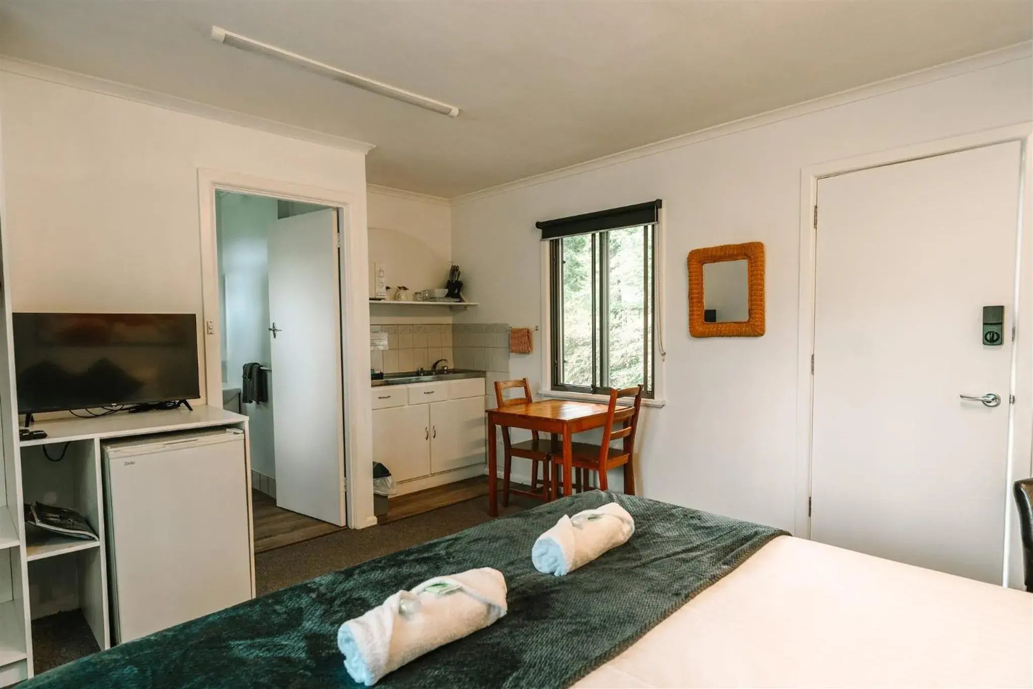 Mount Buffalo Room in Alpine Riverside Cottages Mount Buffalo Room in Alpine Riverside Cottages