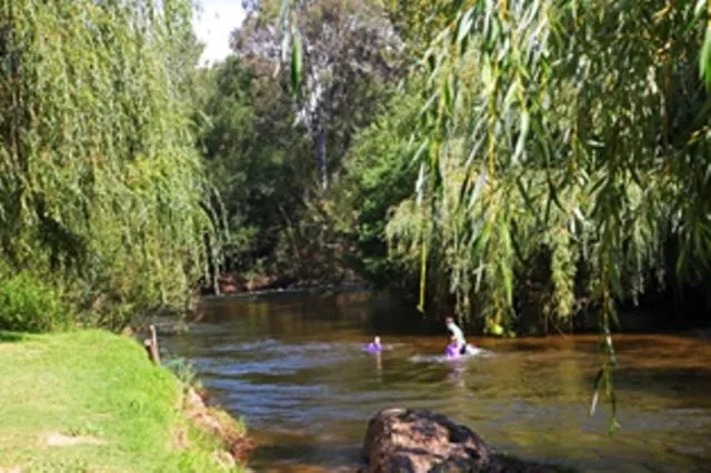 Alpine Riverside Cottages
