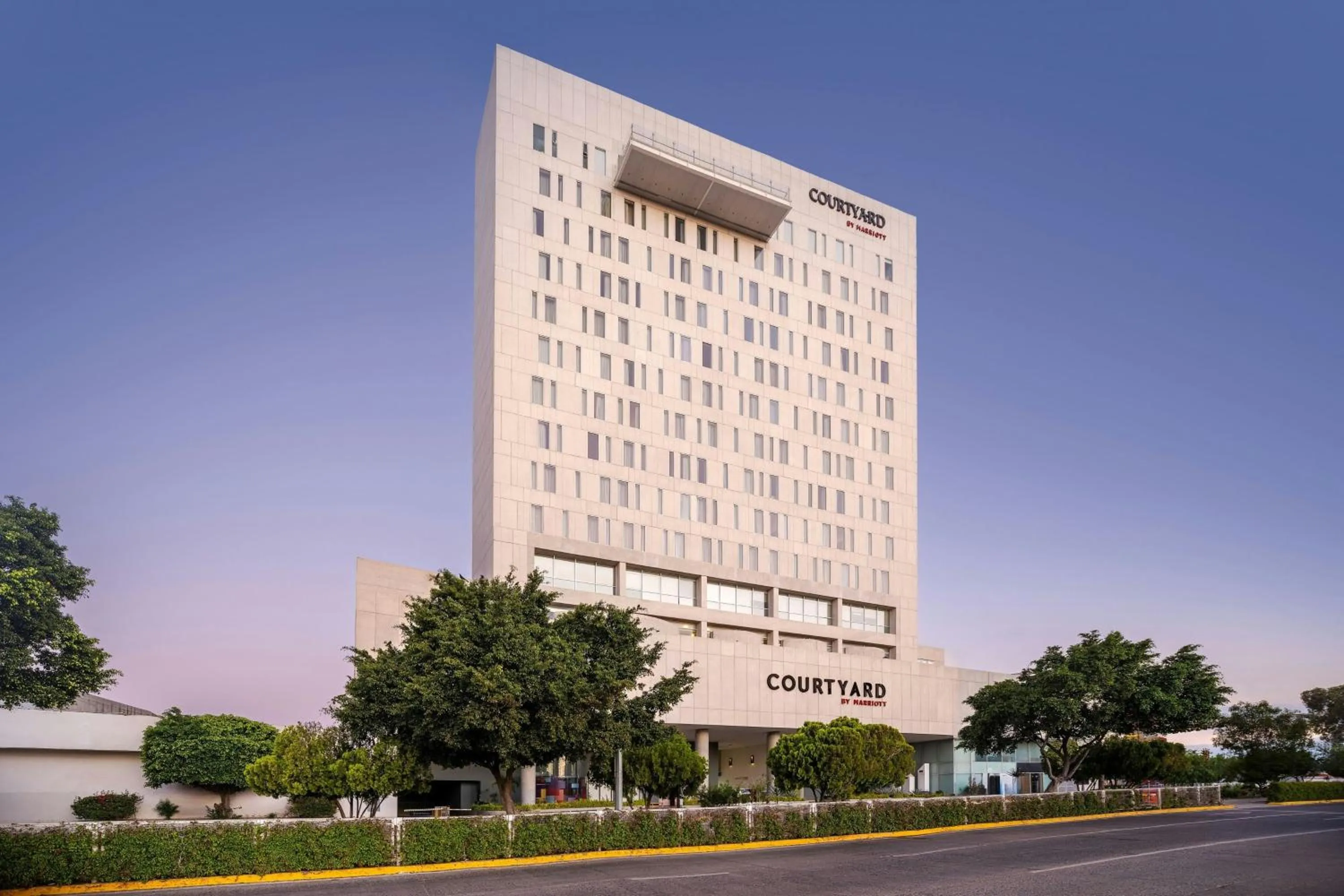 Property building in Courtyard by Marriott Leon at The Poliforum