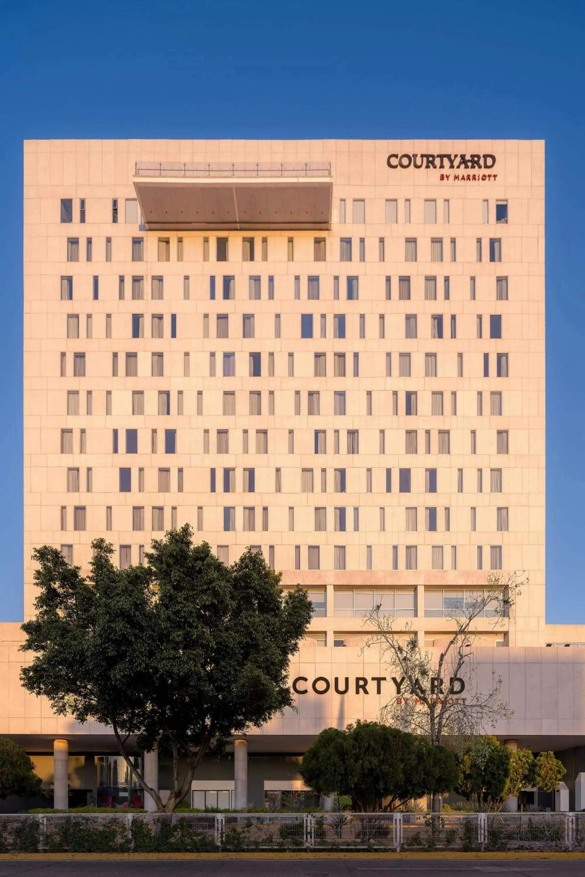 Property building in Courtyard by Marriott Leon at The Poliforum