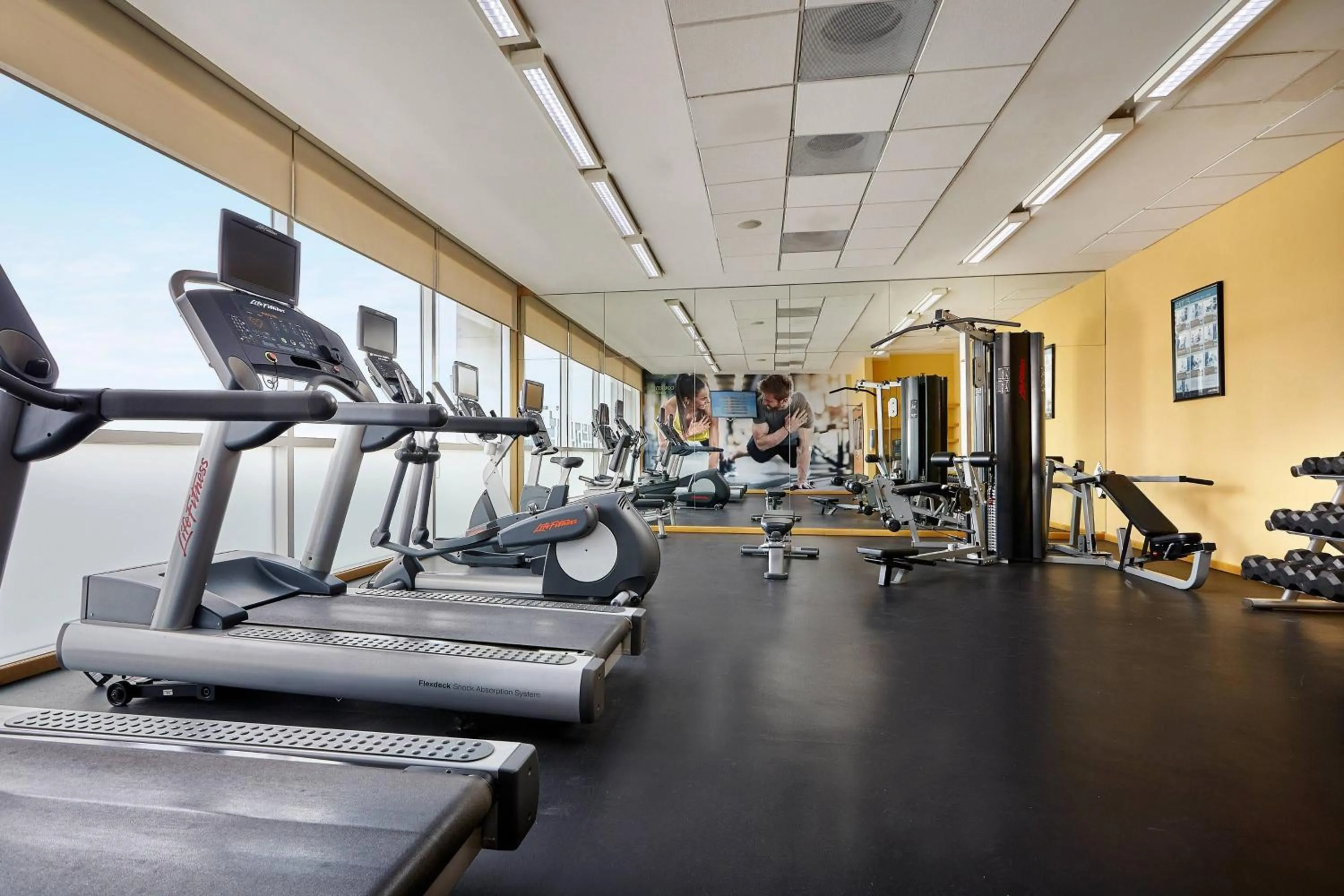 Fitness centre/facilities in Courtyard by Marriott Leon at The Poliforum