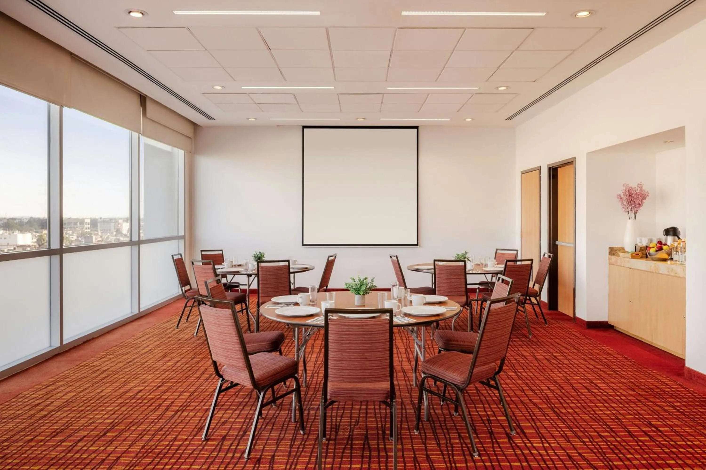 Meeting/conference room in Courtyard by Marriott Leon at The Poliforum