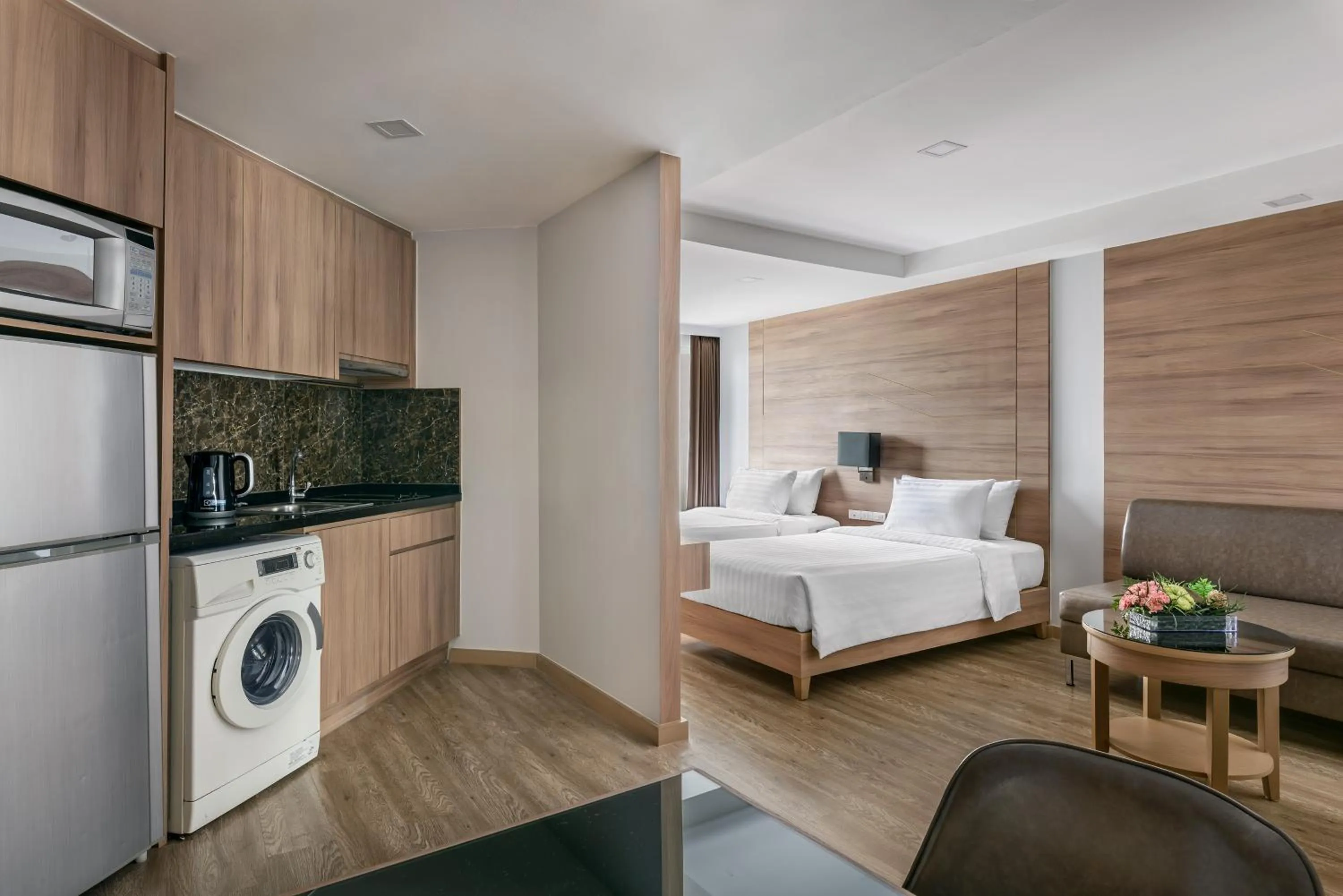 Kitchen or kitchenette, Bed in Adelphi Grande Sukhumvit