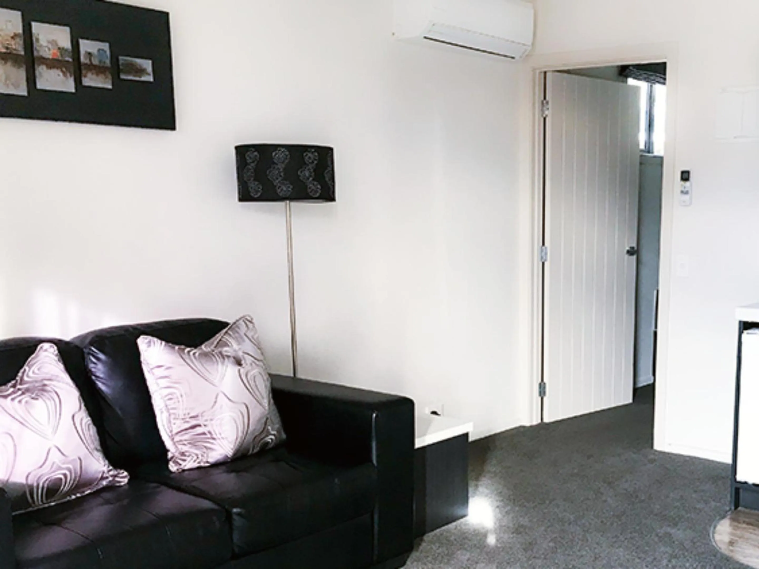 Living room in Harbour View Motel