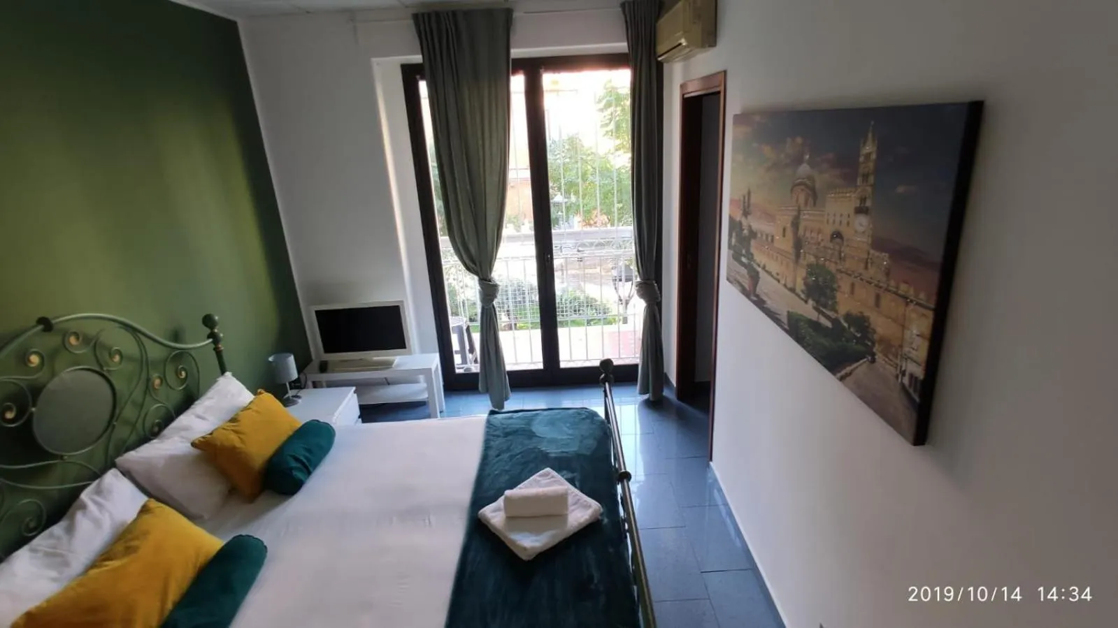 Bed in Luxury Catania