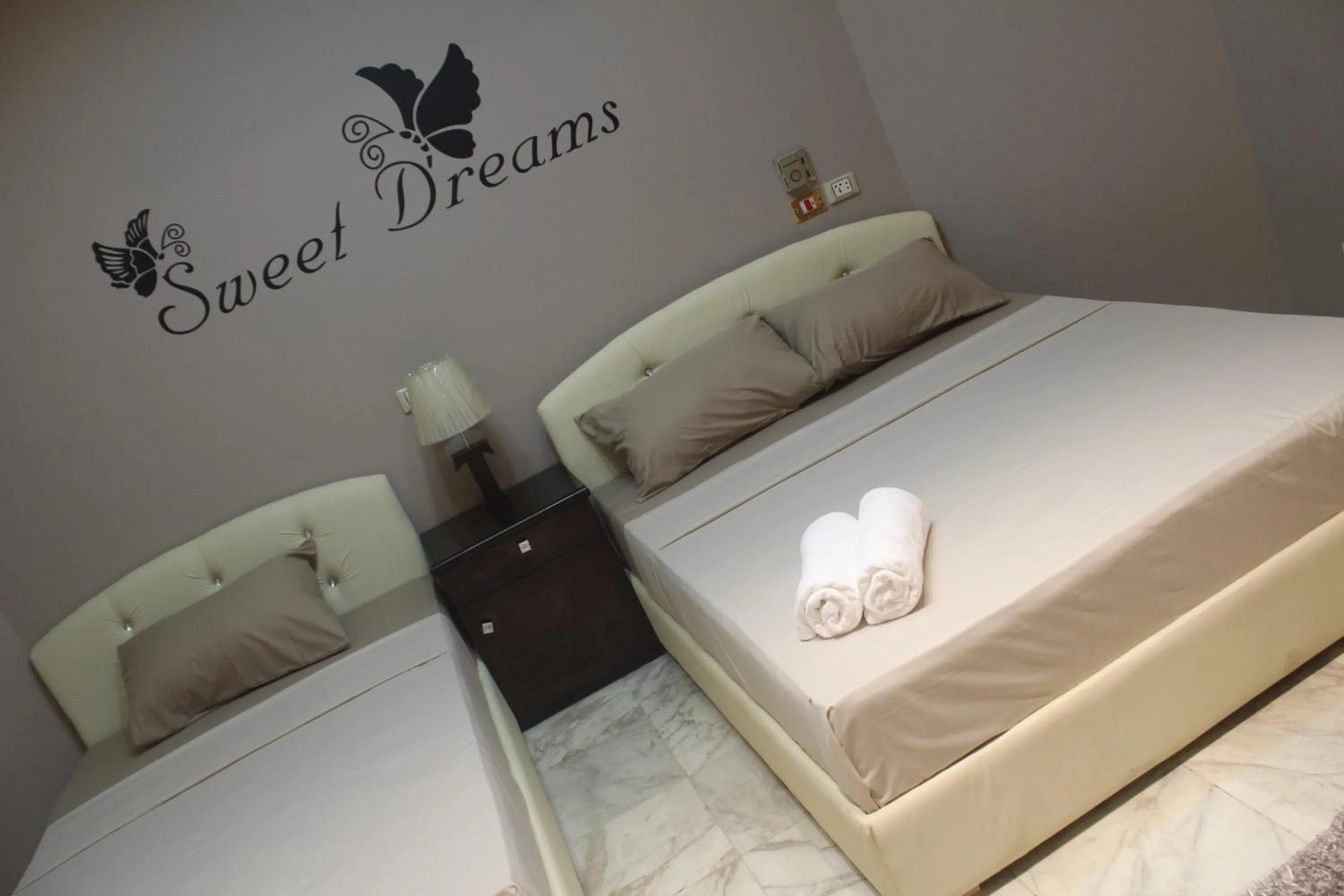 Bedroom, Bed in Tahrir Square Hostel