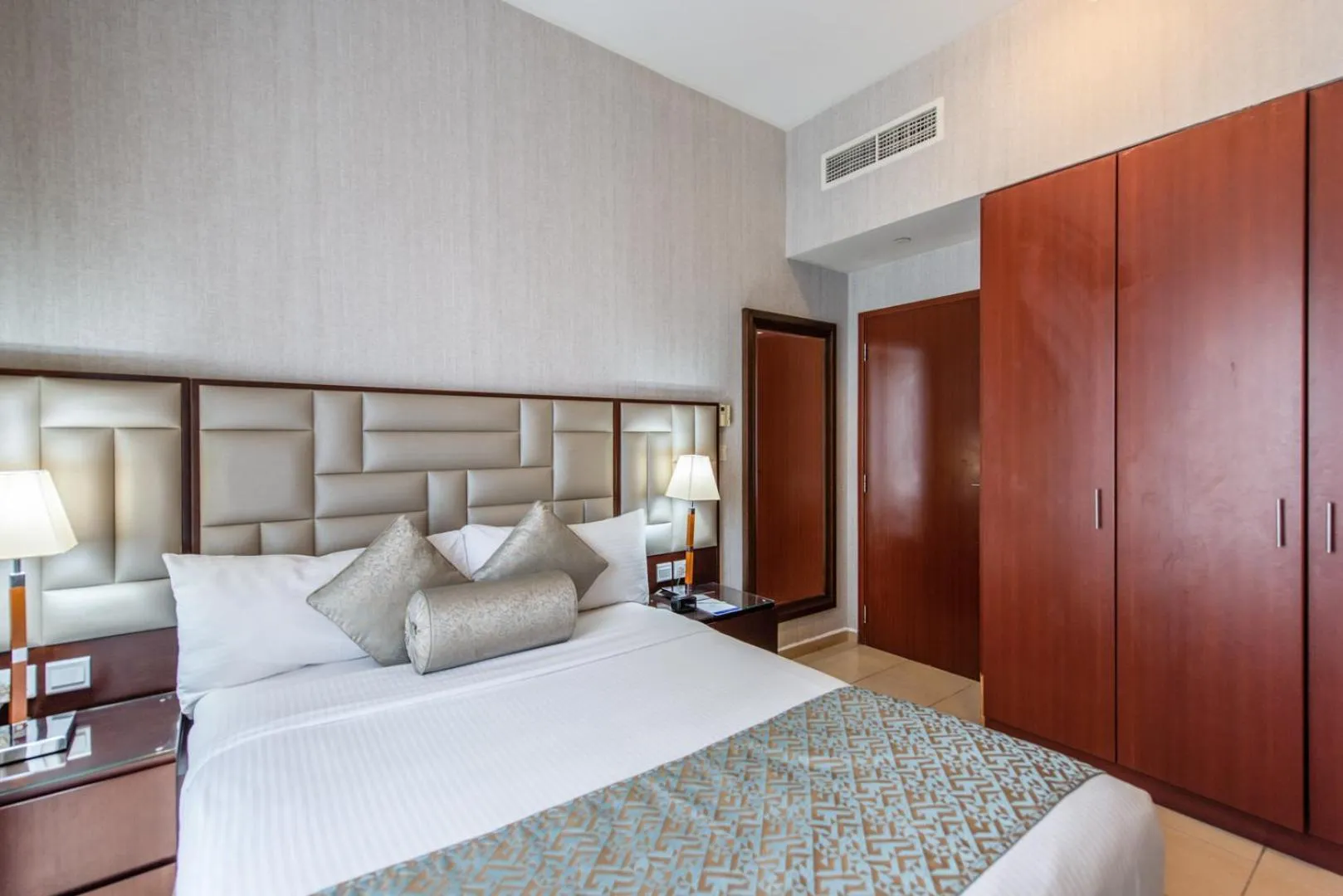 Bedroom, Bed in SUHA JBR Hotel Apartments