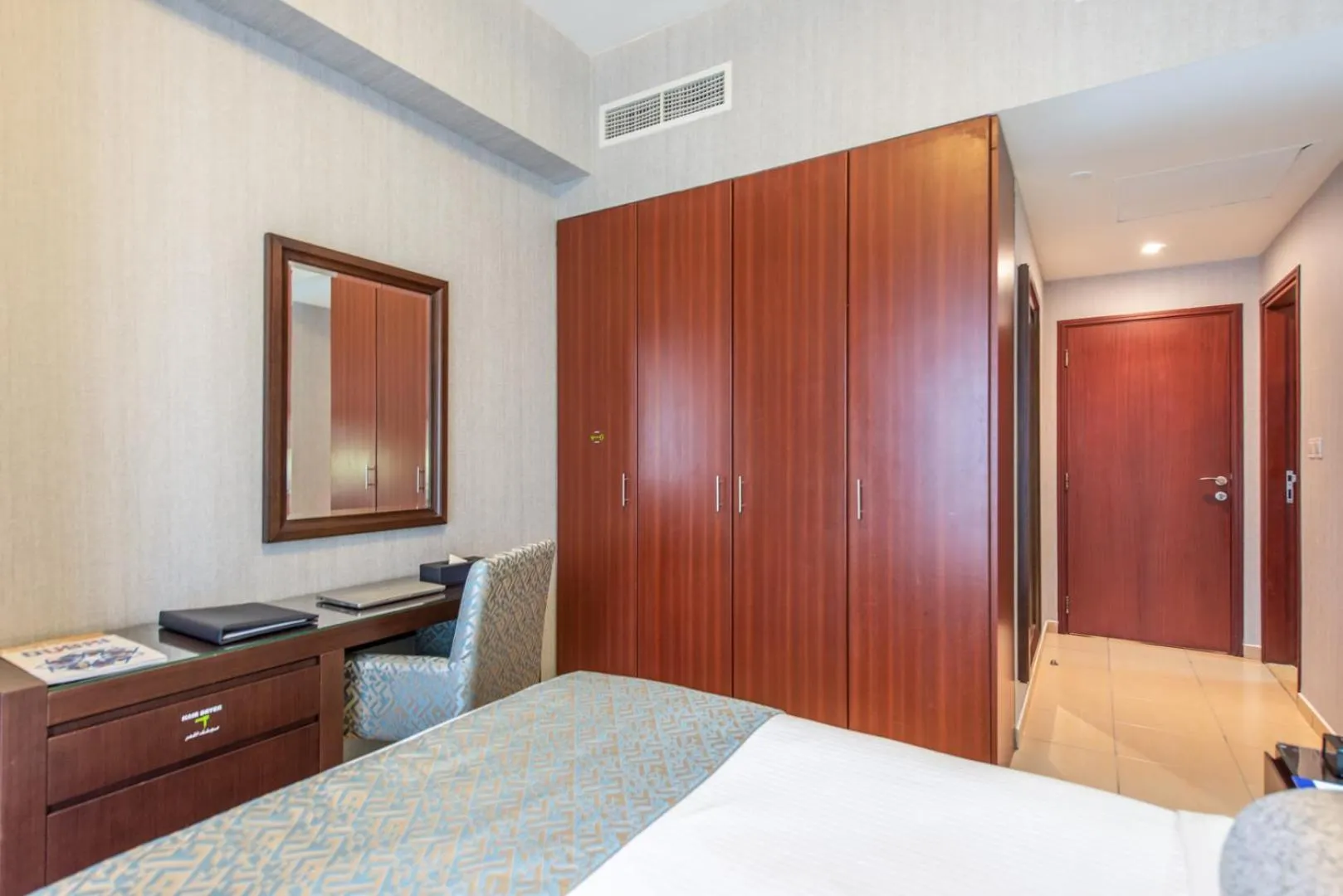 Bedroom, Bed in SUHA JBR Hotel Apartments