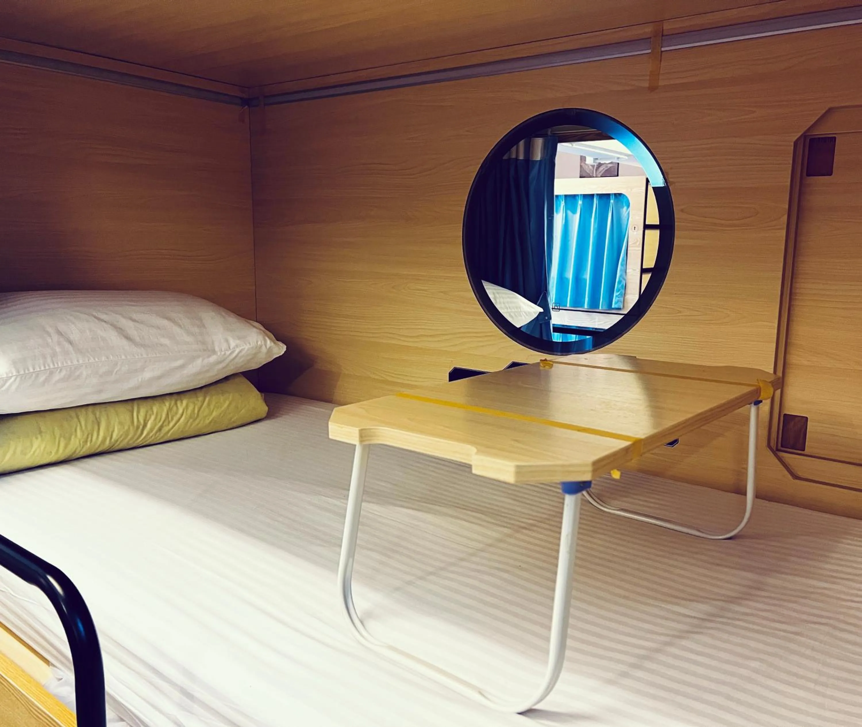 Bed in Hong Kong Hostel