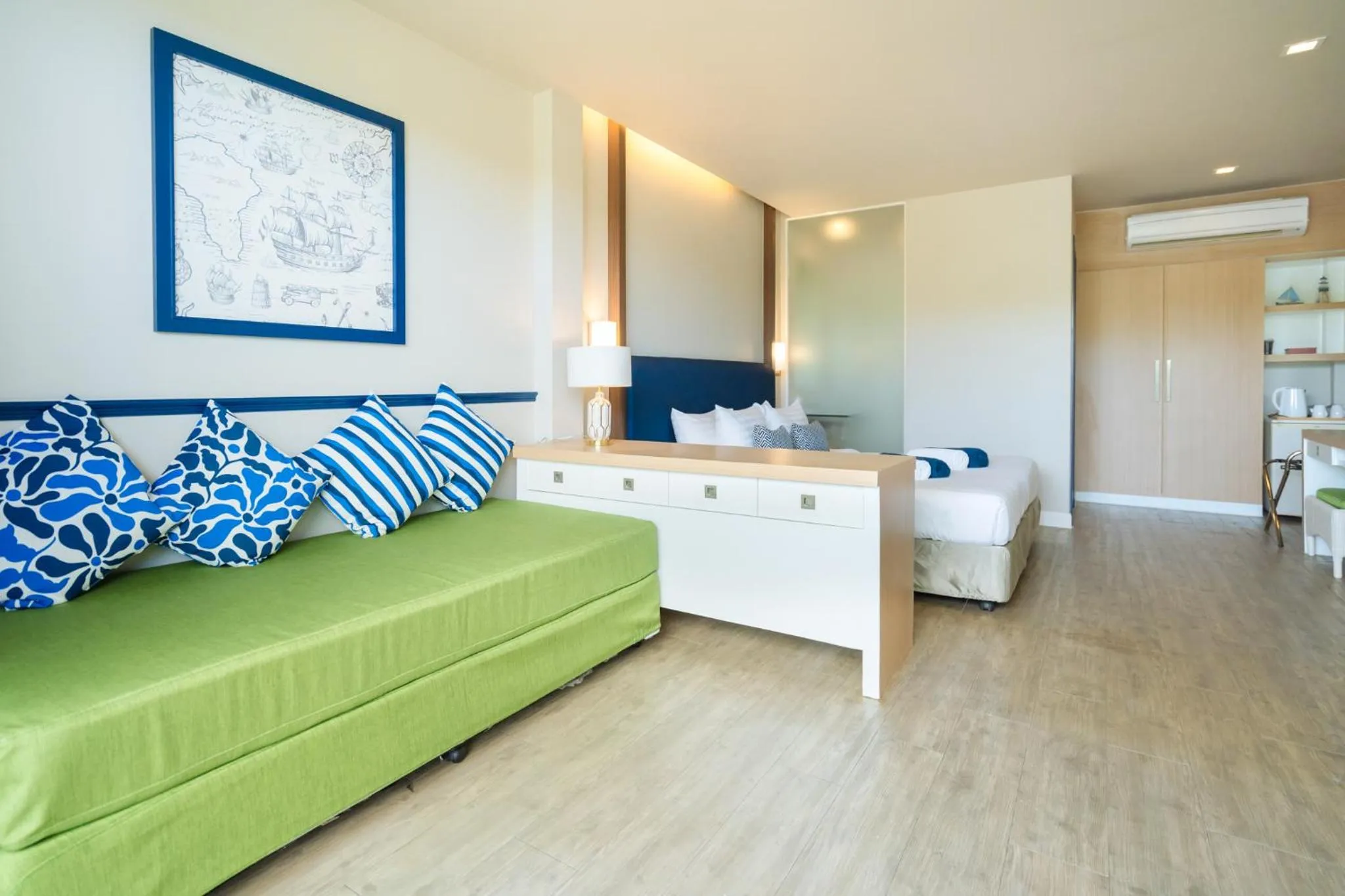 Bed in Phuket Boat Quay Hotel Panwa Beach