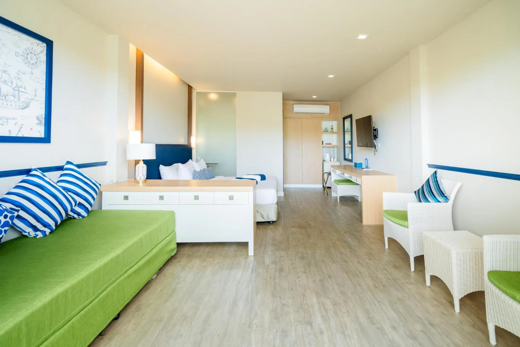 Bed in Phuket Boat Quay Hotel Panwa Beach