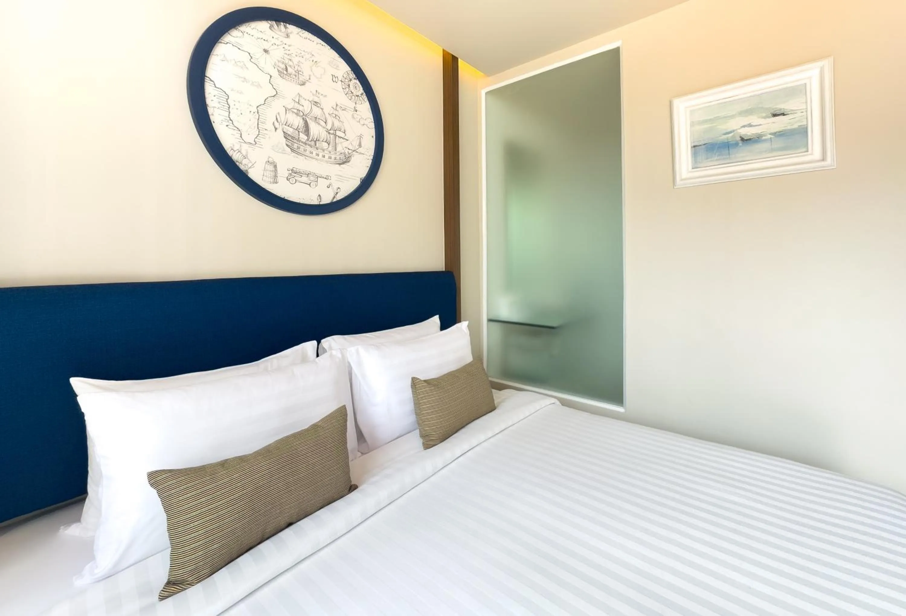 Bed in Phuket Boat Quay Hotel Panwa Beach