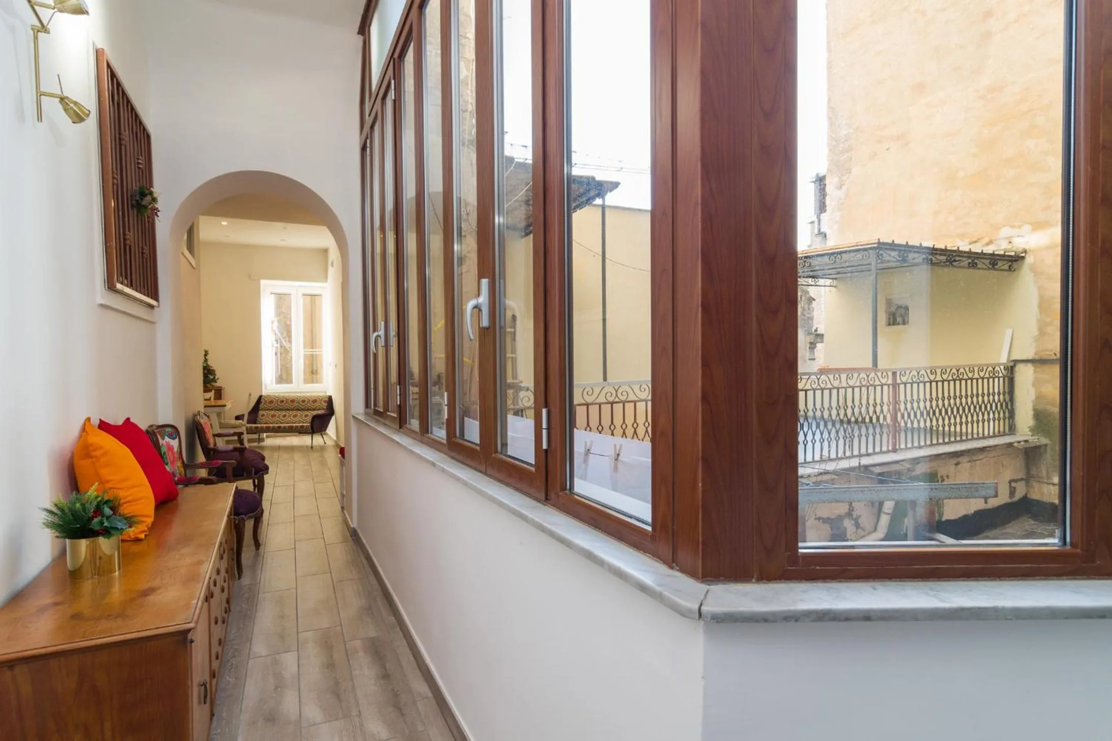 Facade/entrance in Giù al Centro