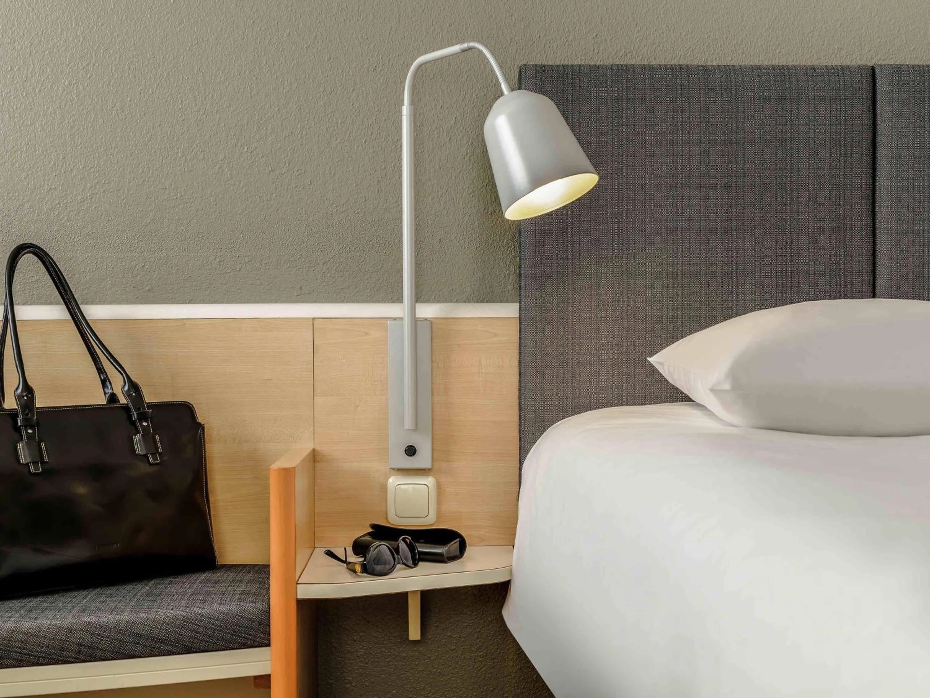 Bedroom, Bed in ibis Bremen City