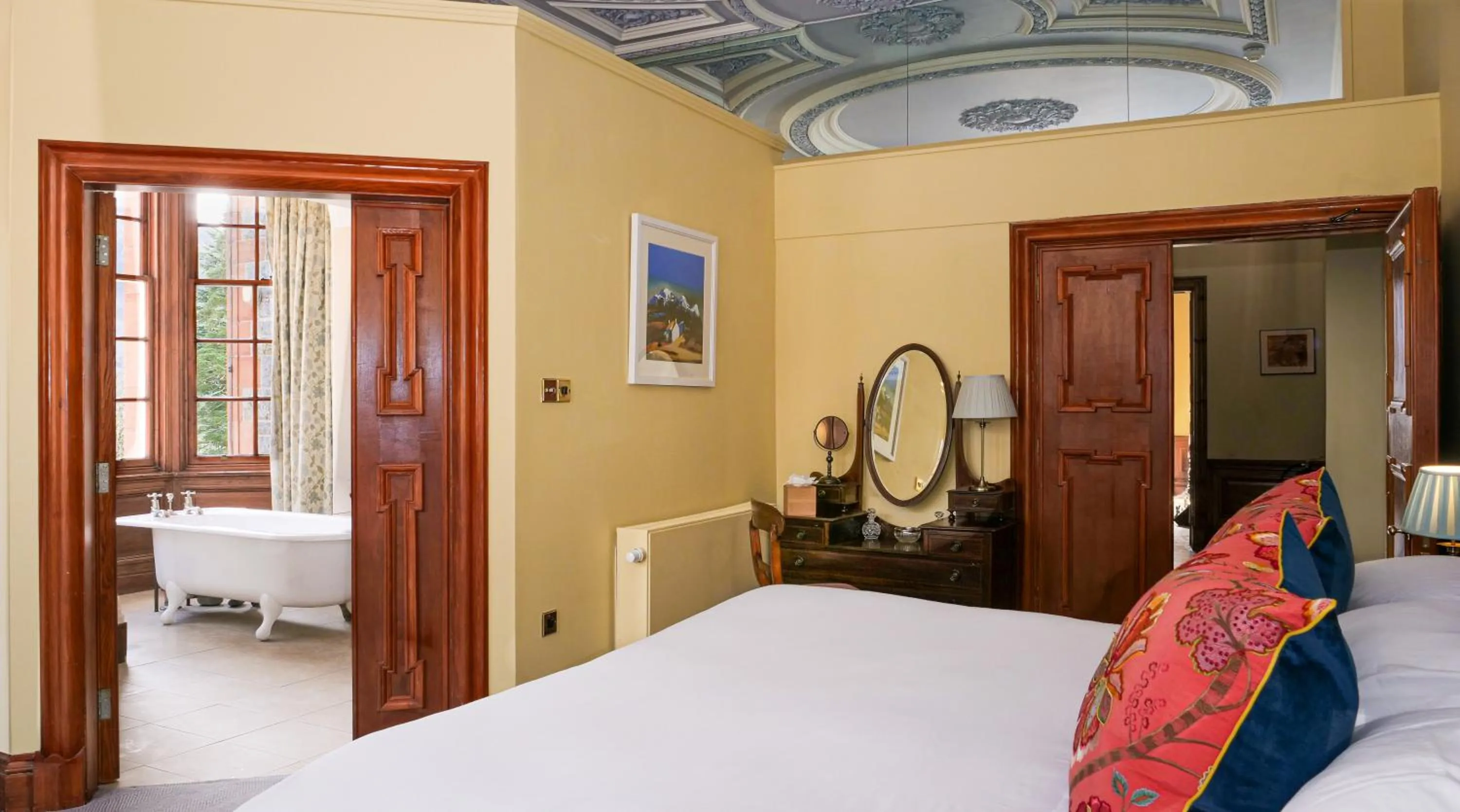 Bed in Glencoe House