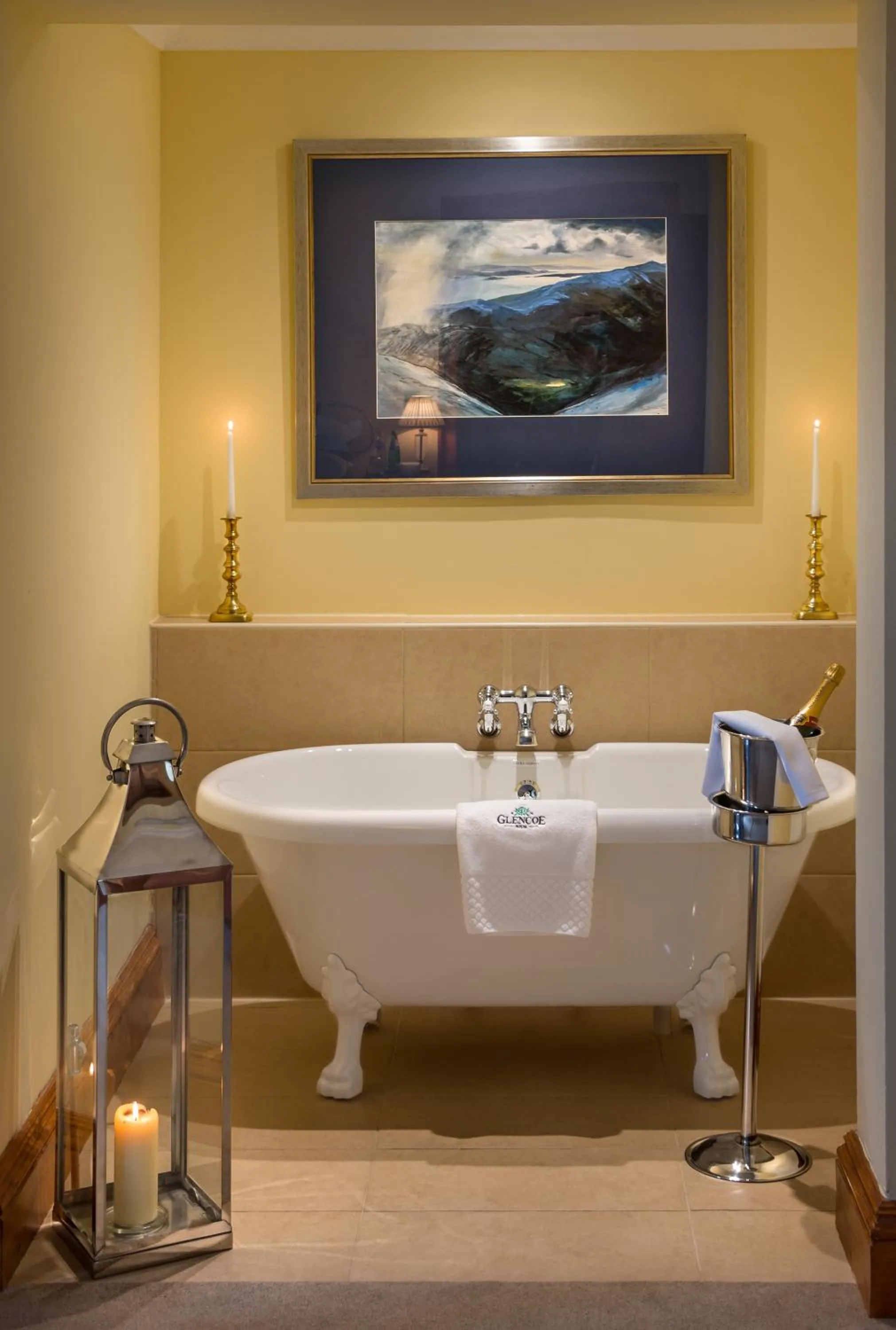 Bathroom in Glencoe House