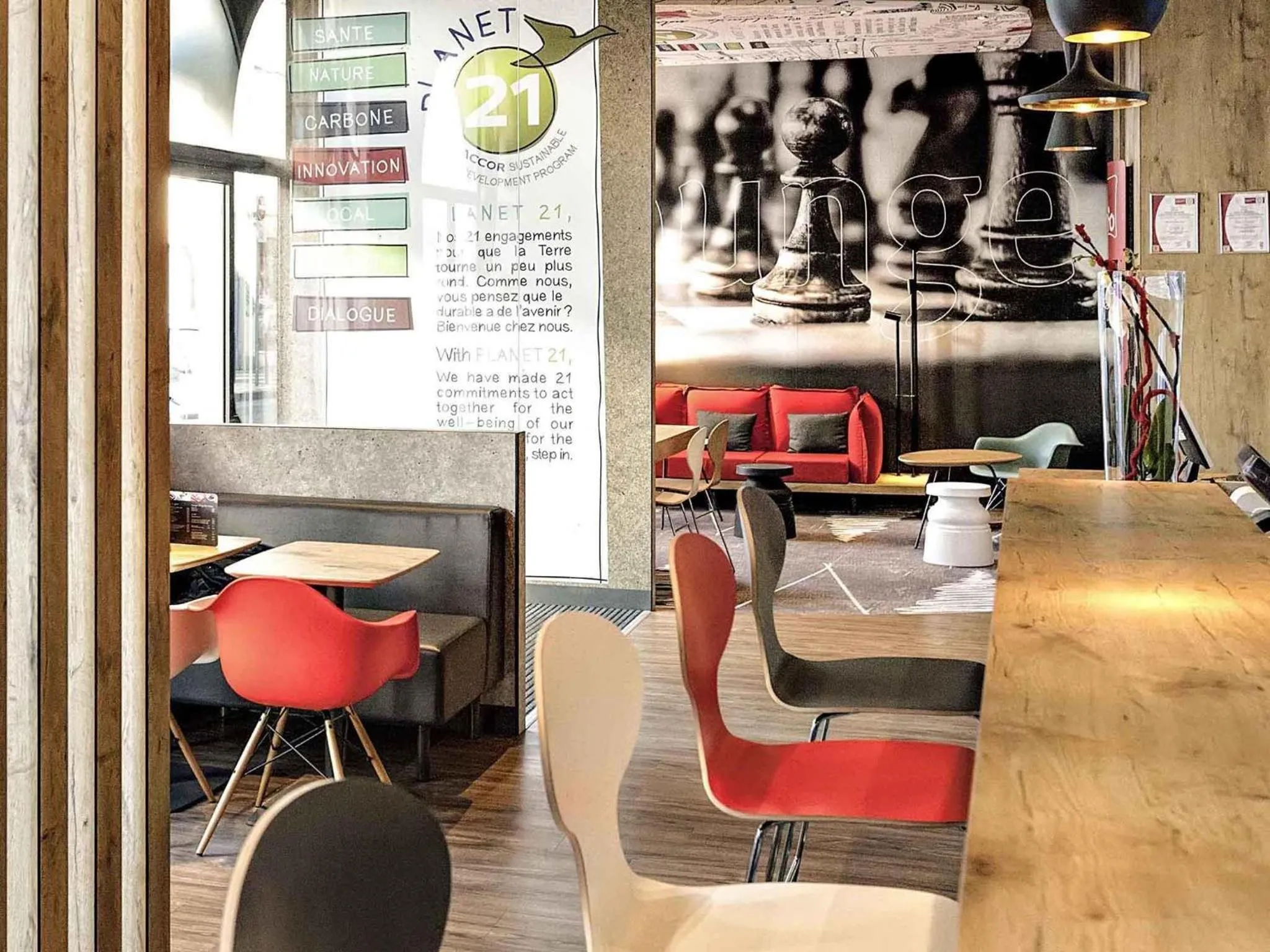 Lounge or bar in Ibis Agen Centre Gare