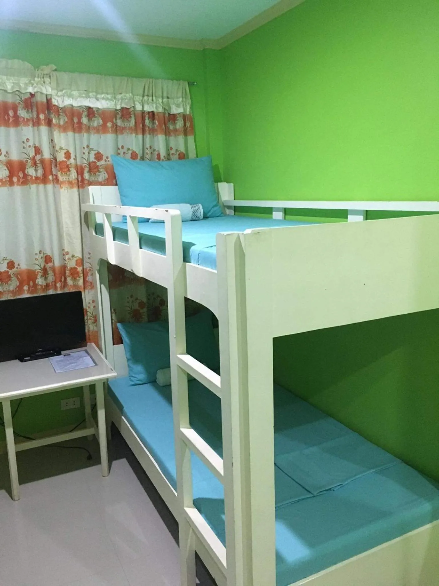 bunk bed, Bed in Twin AP Homes