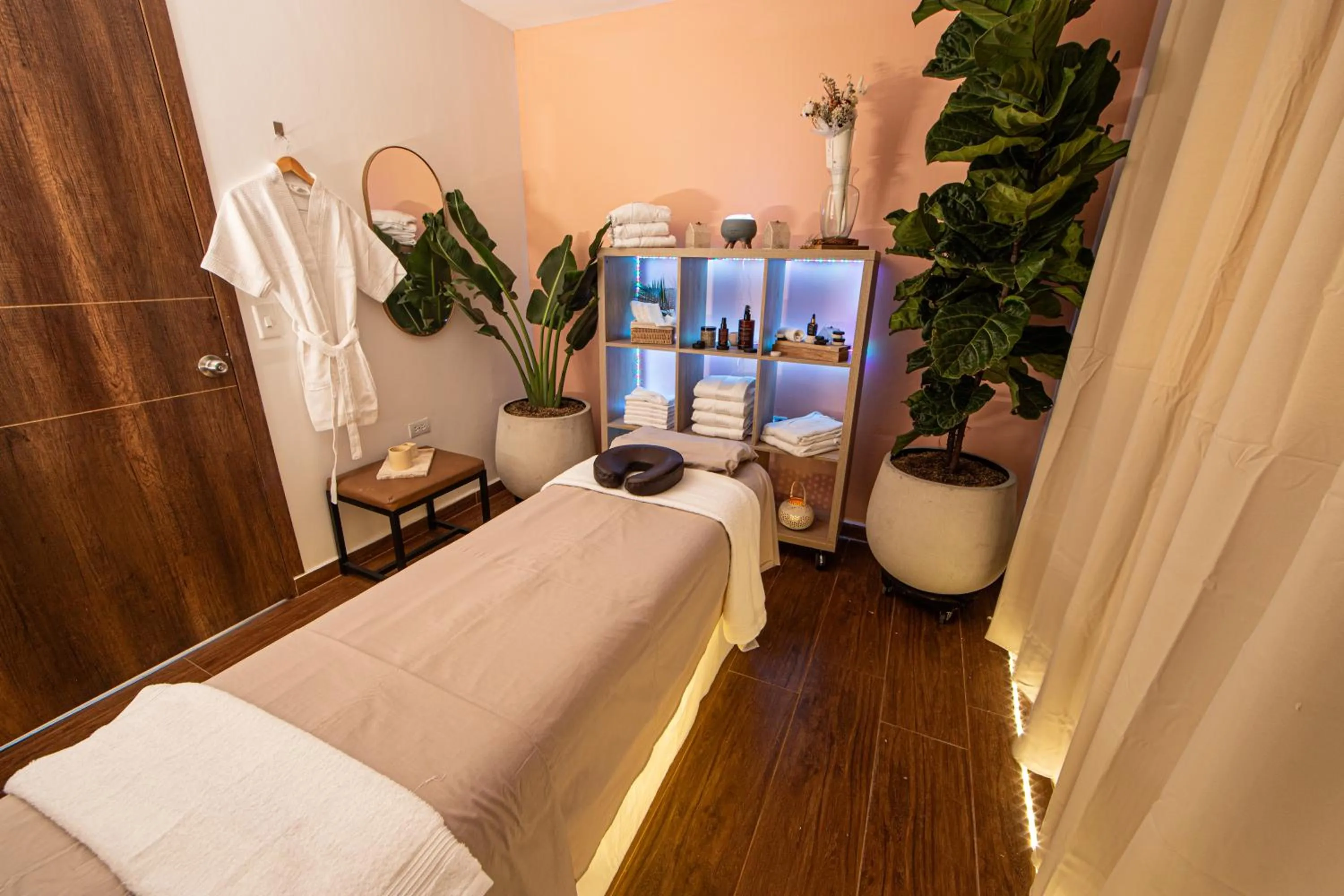 Spa and wellness centre/facilities, Bed in La Martina Boutique Hotel