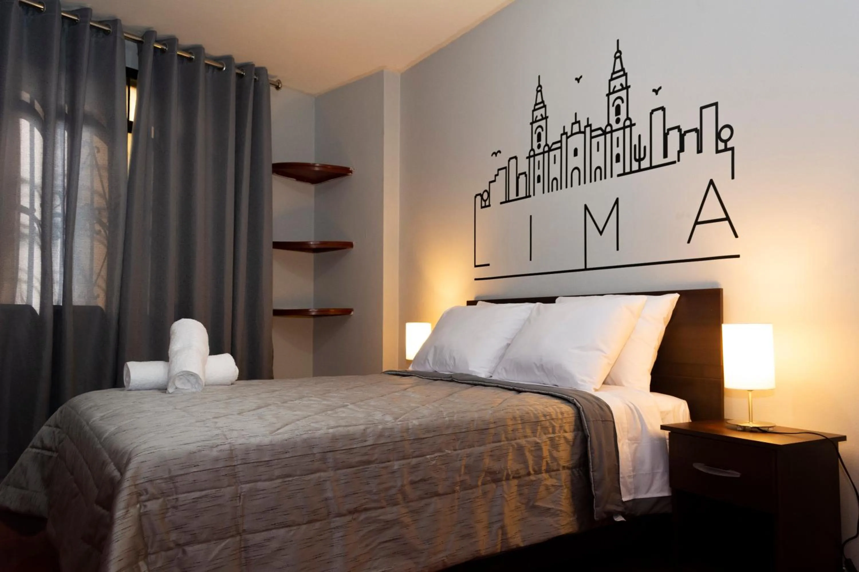 Bedroom, Bed in Lima Airport Tampu