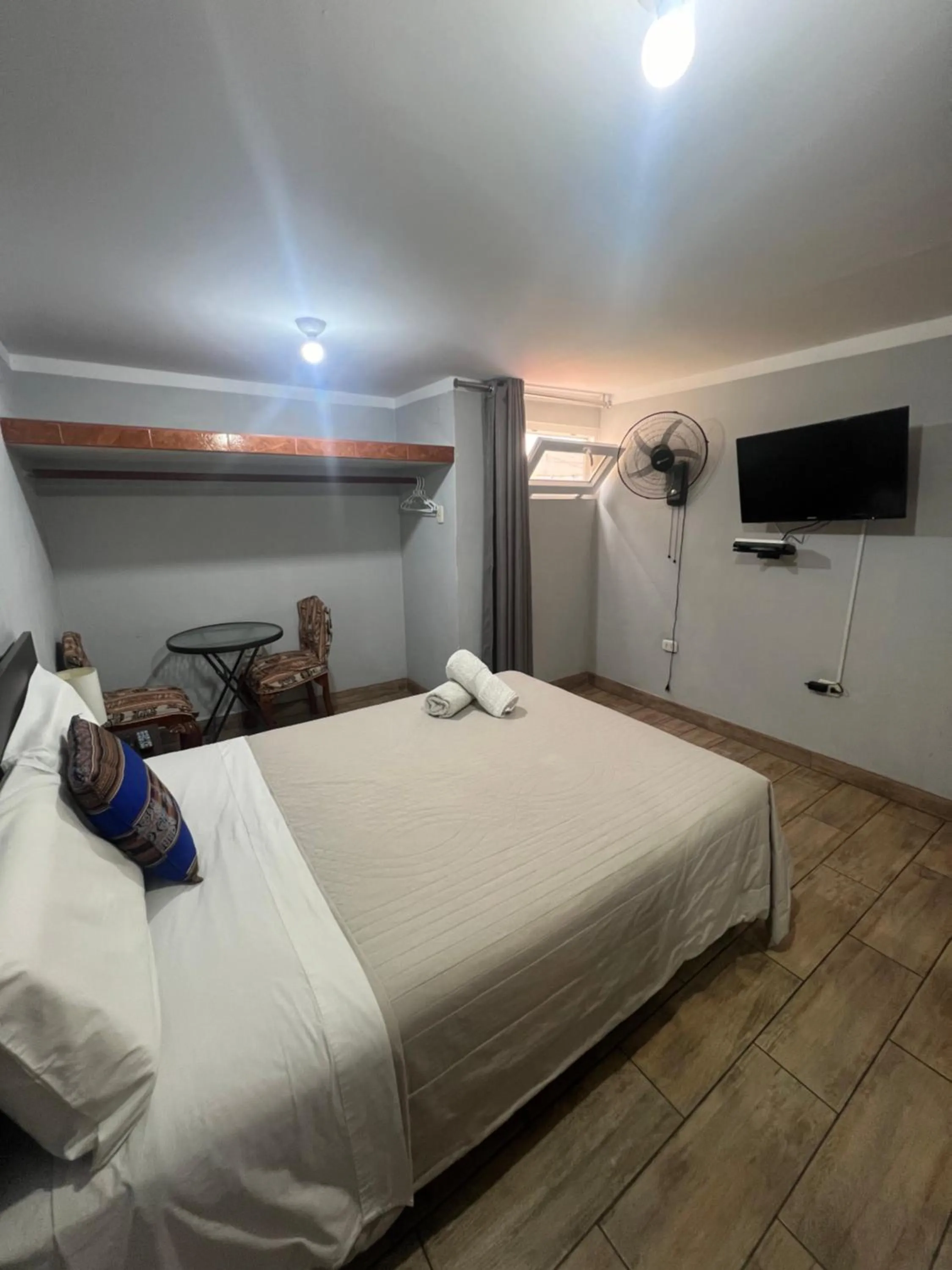 Bedroom, Bed in Lima Airport Tampu