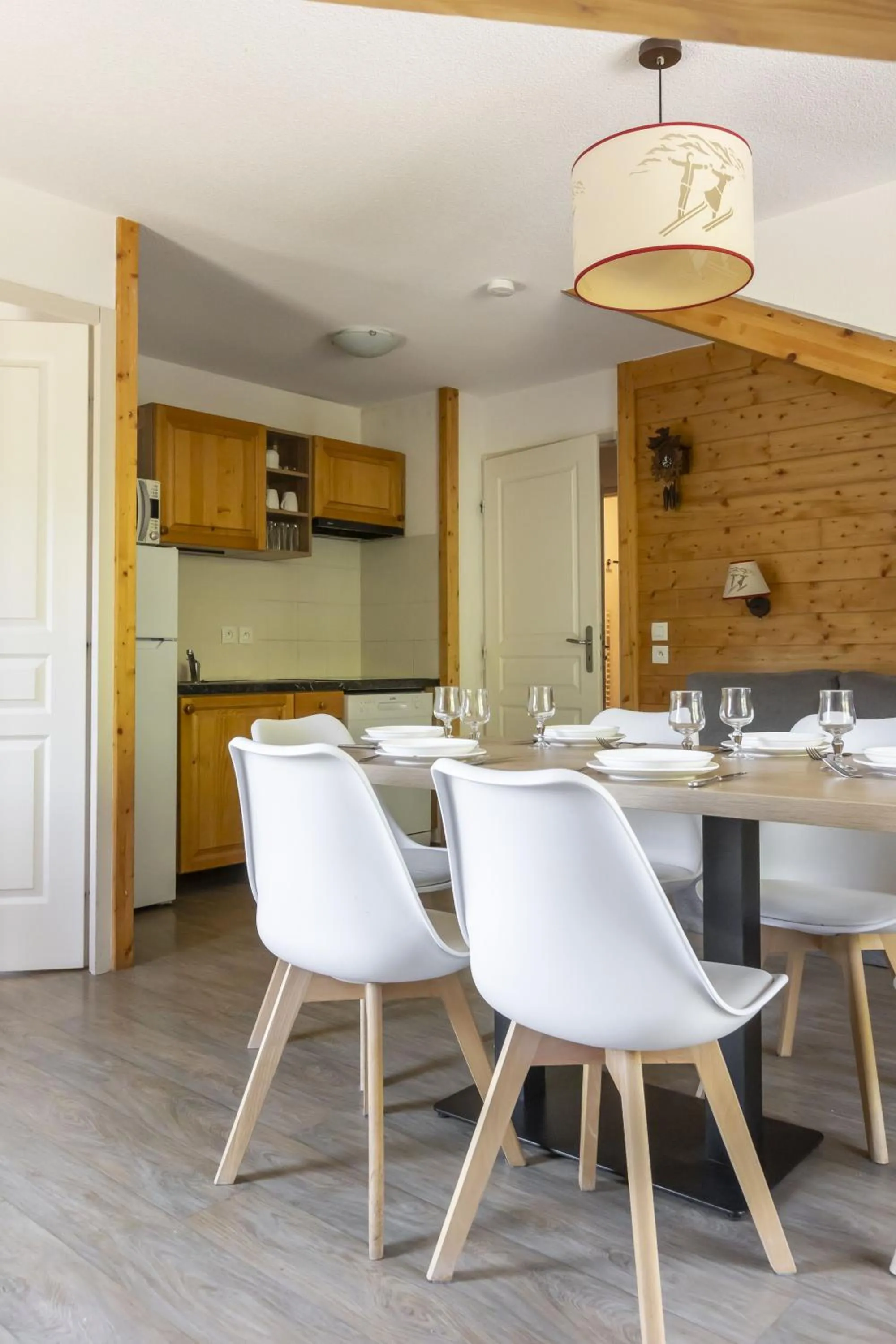 Dining area in Résidence Odalys Les Bergers