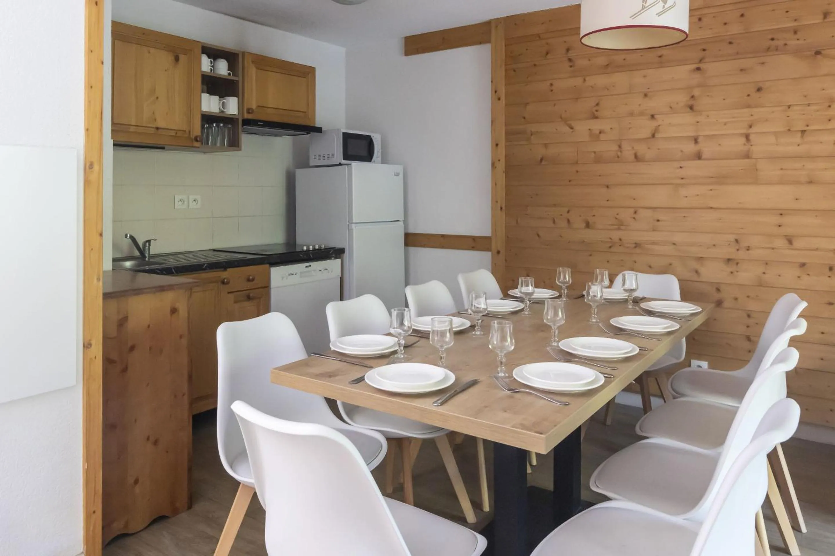 Dining area in Résidence Odalys Les Bergers