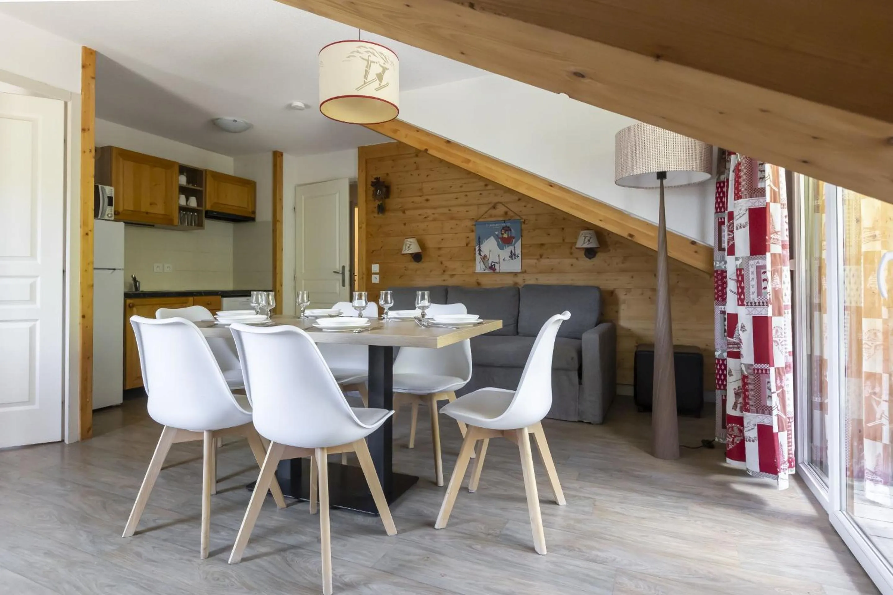 Dining area in Résidence Odalys Les Bergers