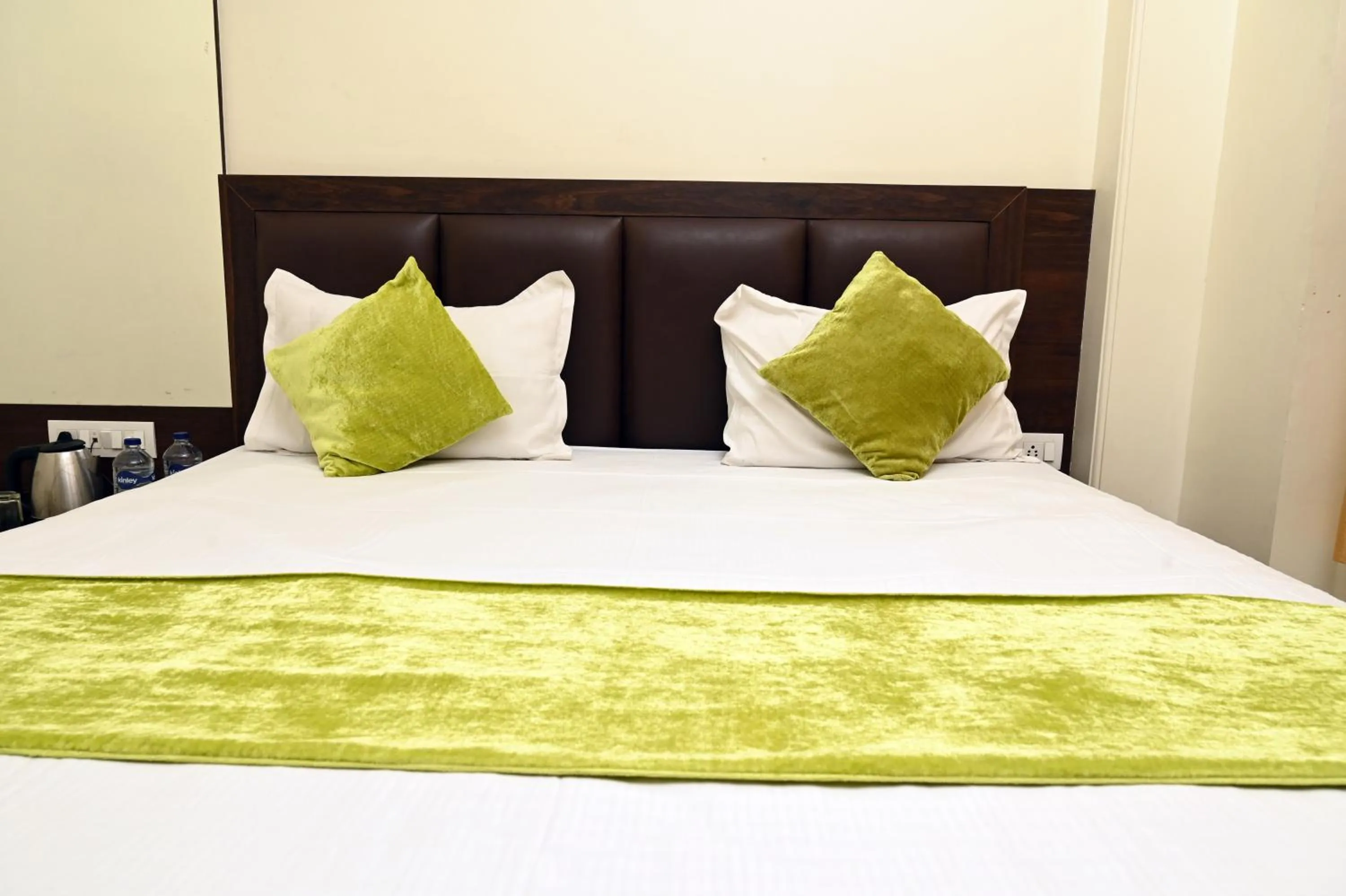 Bed in Hotel Pulse Inn- Near Jaipur Railway Station