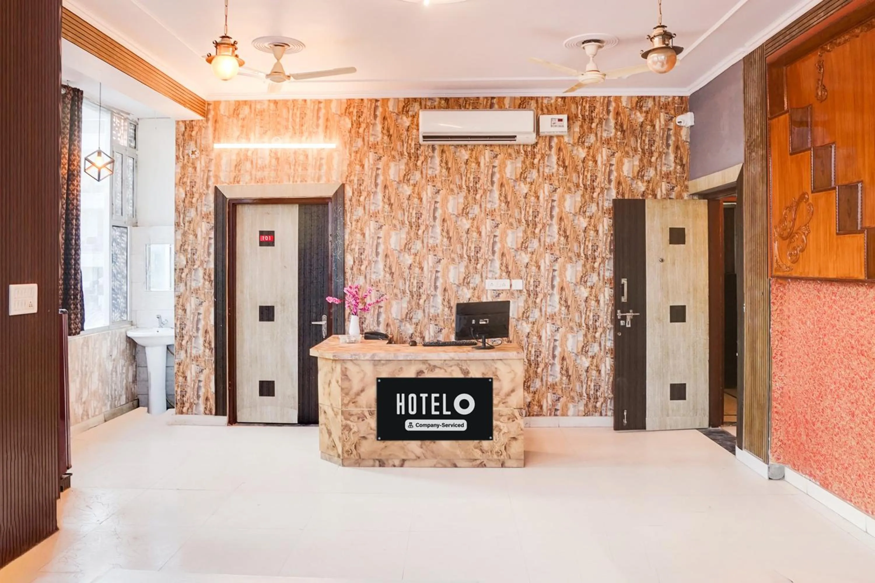 Lobby or reception in Hotel O Radhaswami Nagar Formerly Chinnar