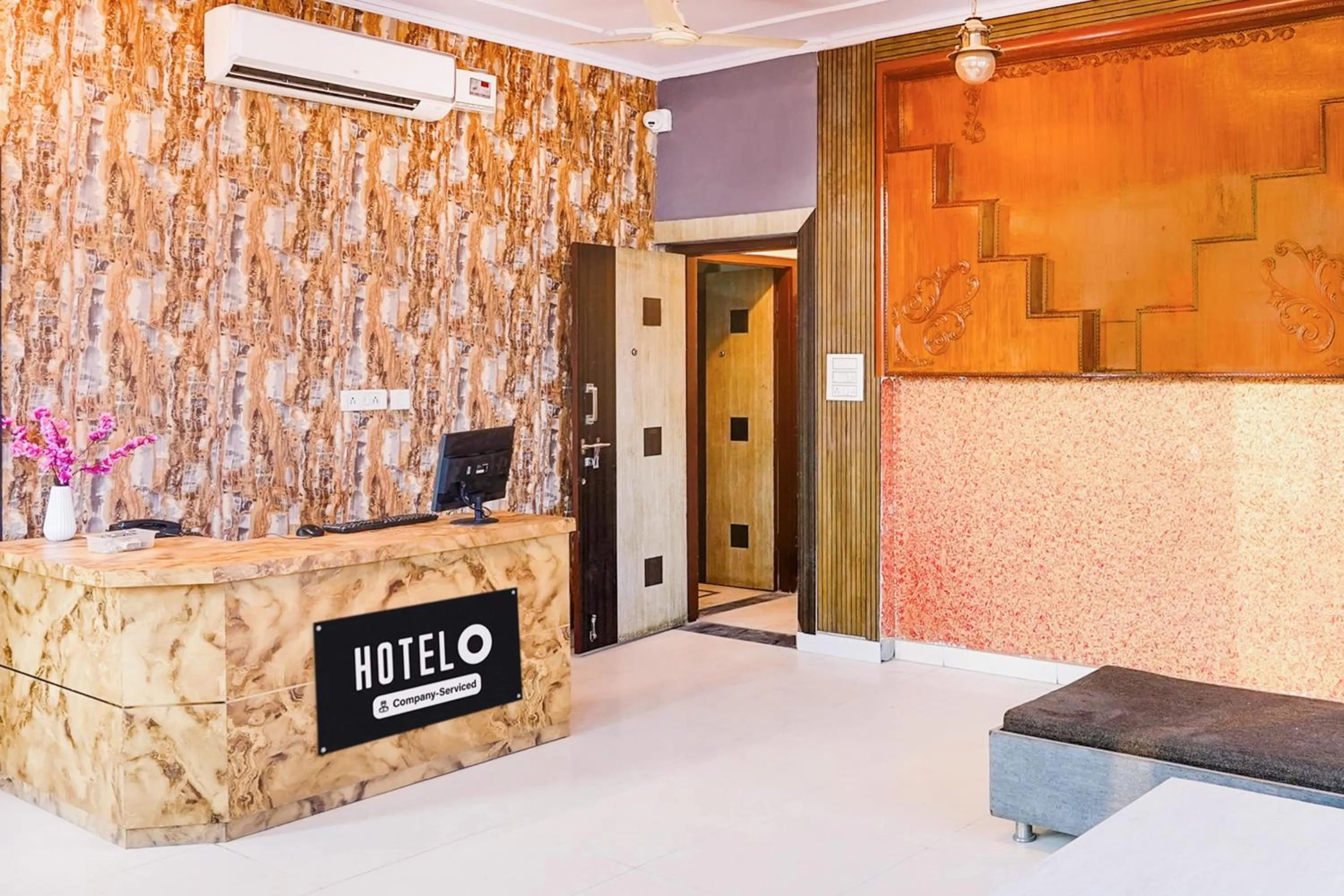 Lobby or reception in Hotel O Radhaswami Nagar Formerly Chinnar