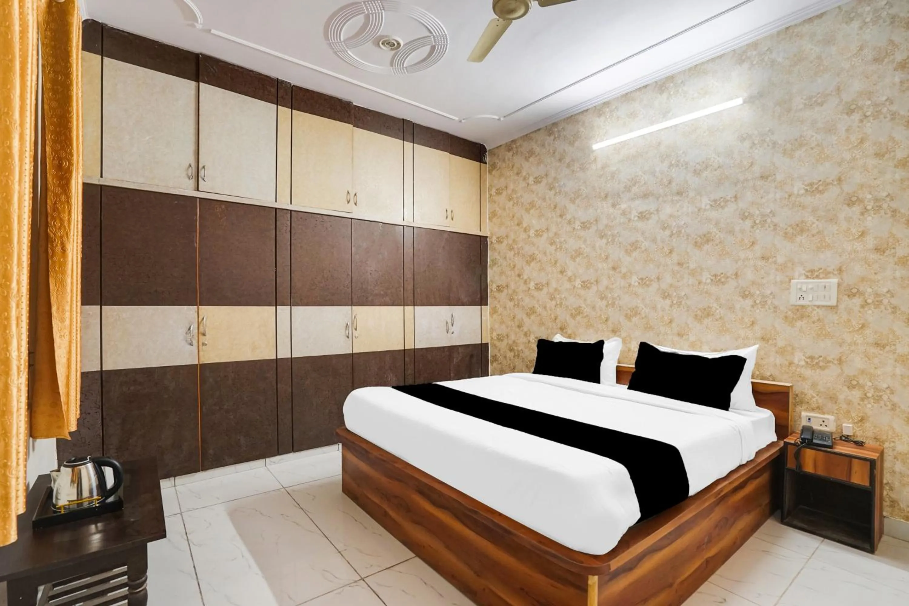 Bedroom, Bed in Hotel O Radhaswami Nagar Formerly Chinnar