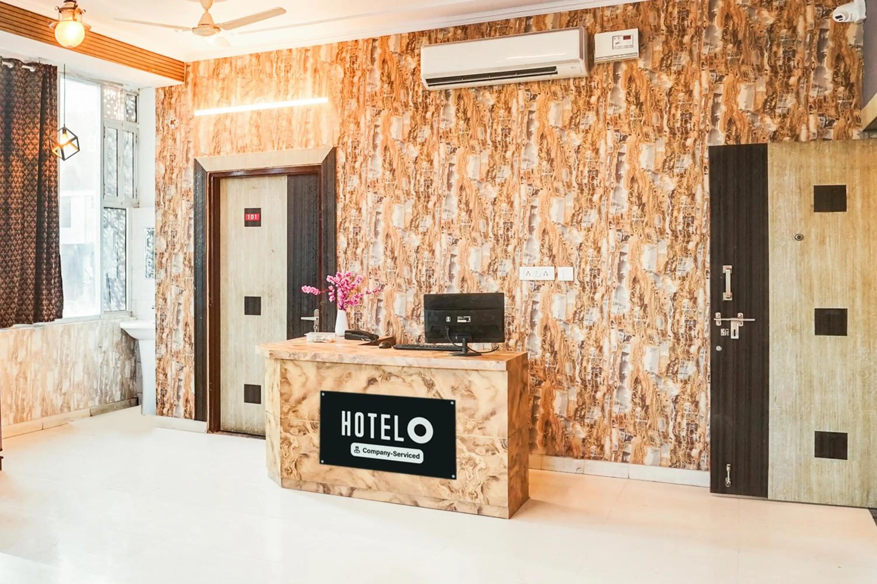 Lobby or reception in Hotel O Radhaswami Nagar Formerly Chinnar