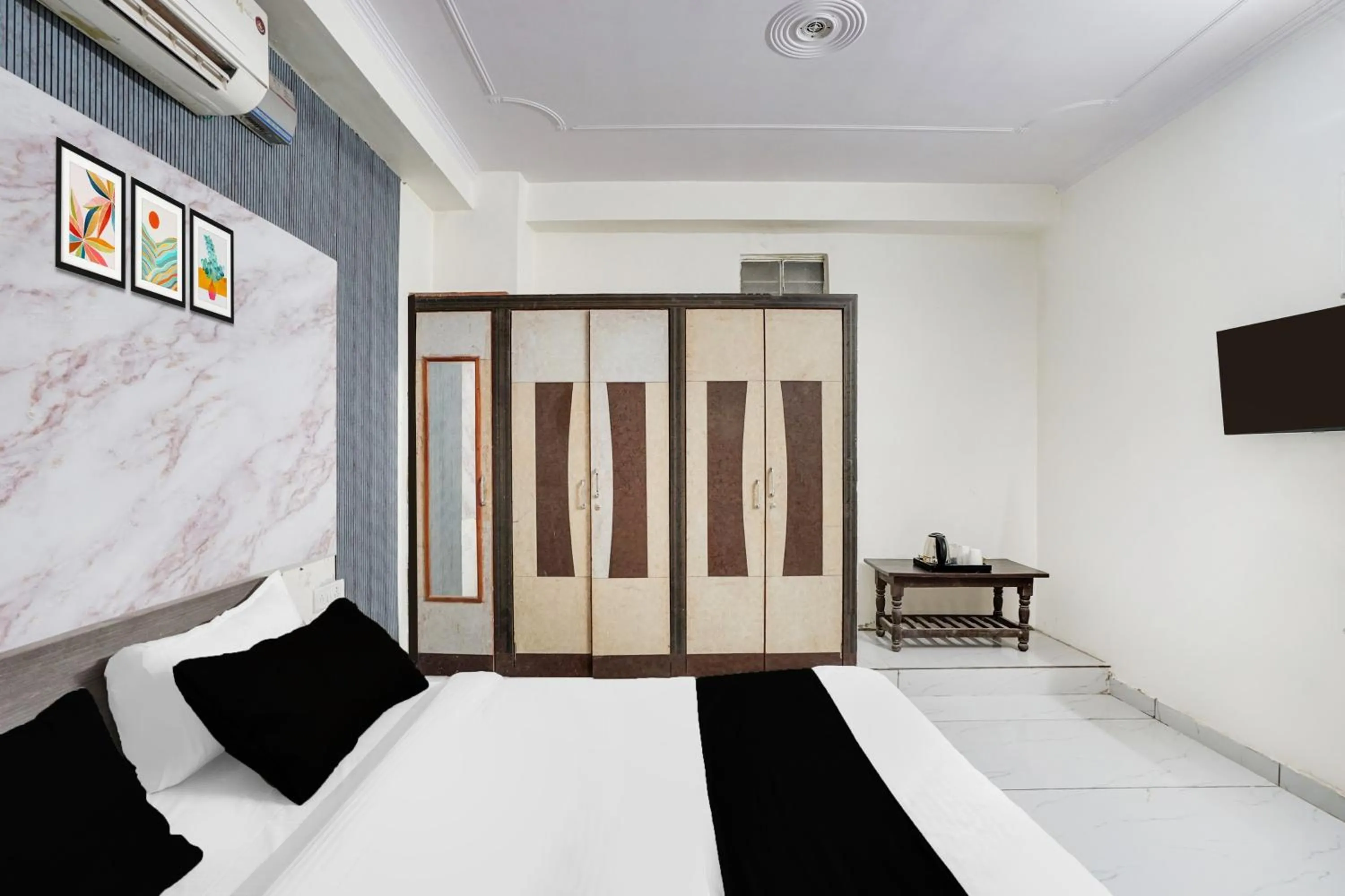 Bedroom, Bed in Hotel O Radhaswami Nagar Formerly Chinnar