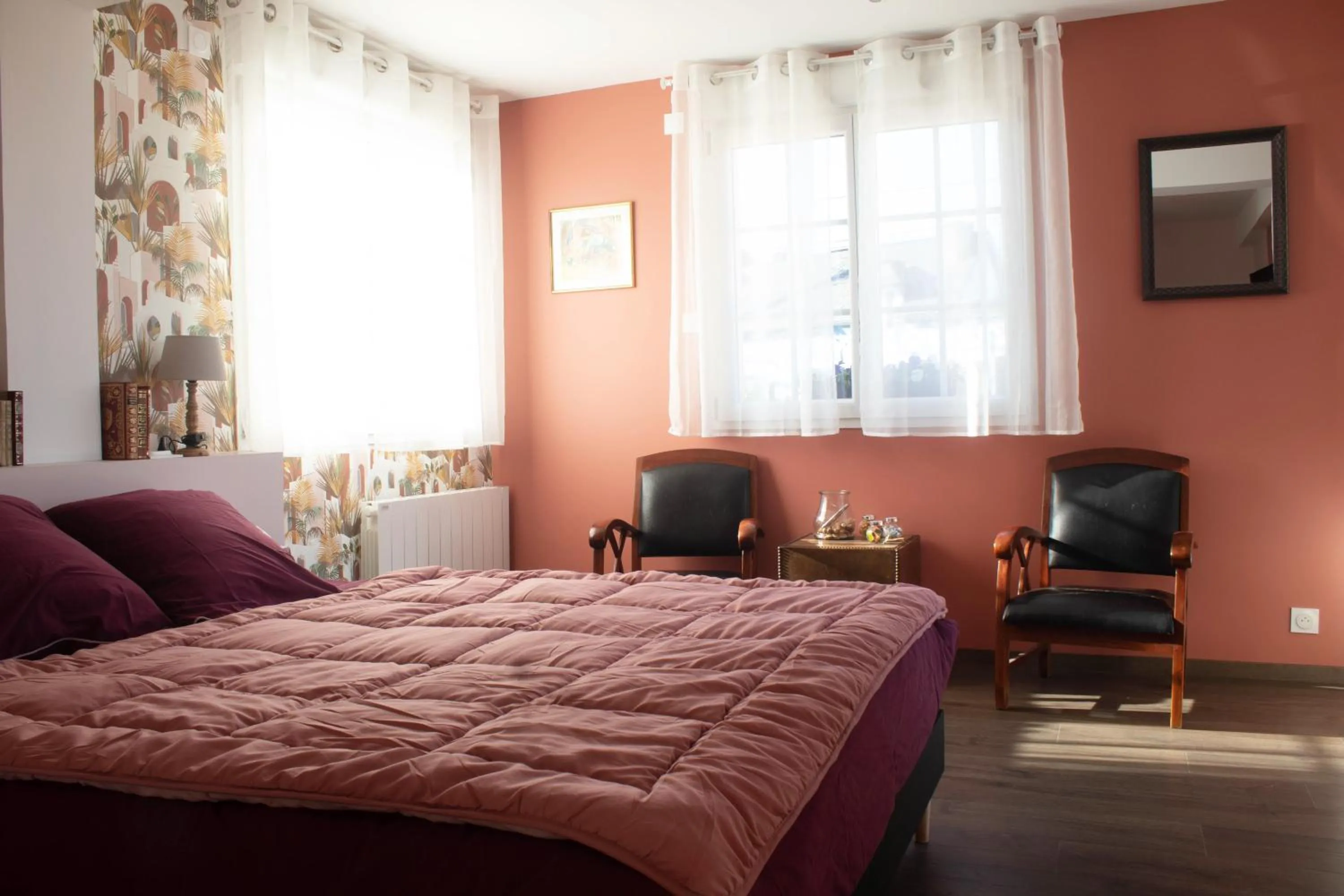 Photo of the whole room, Bed in Du coté de chez Swann 1