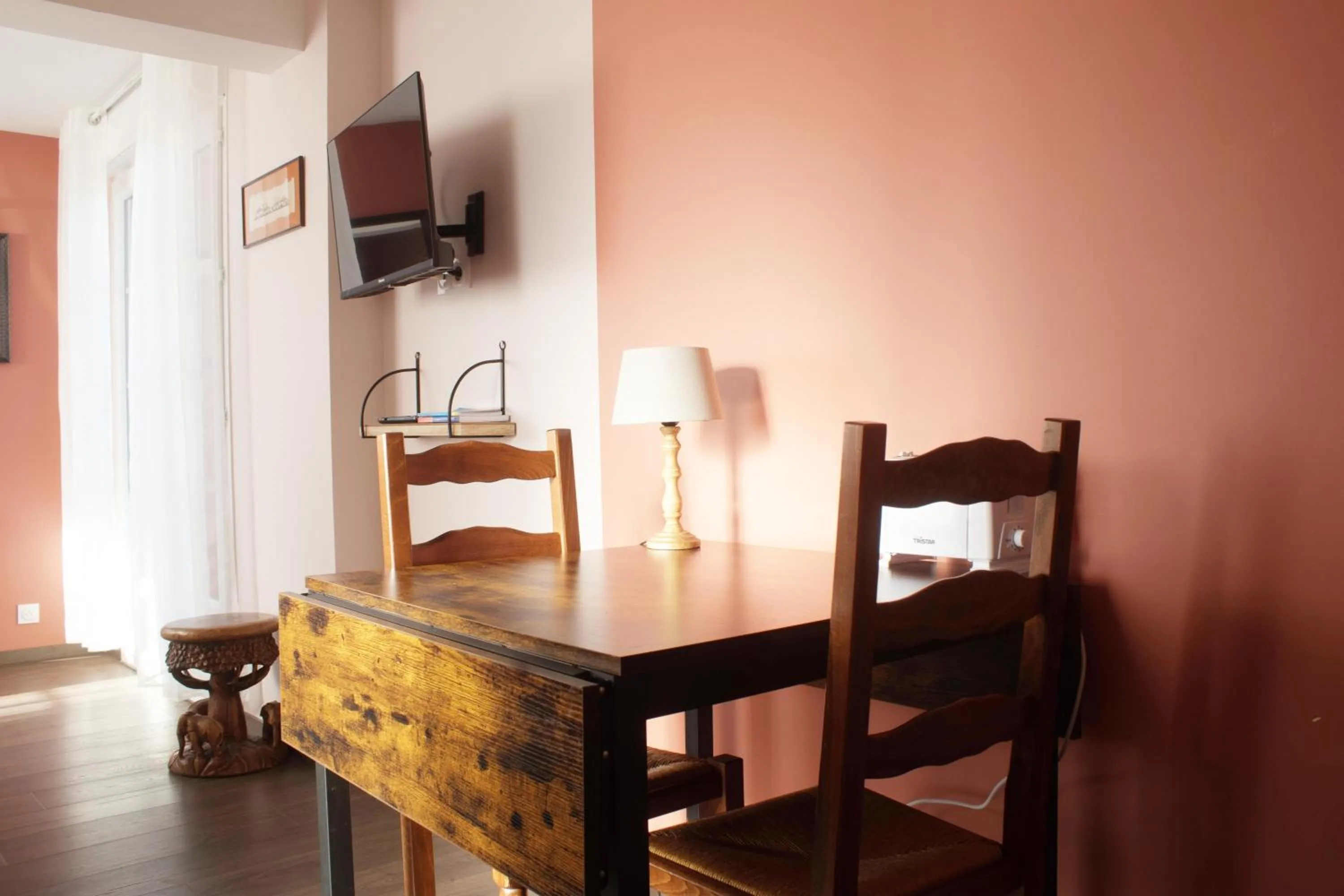 Photo of the whole room in Du coté de chez Swann 1