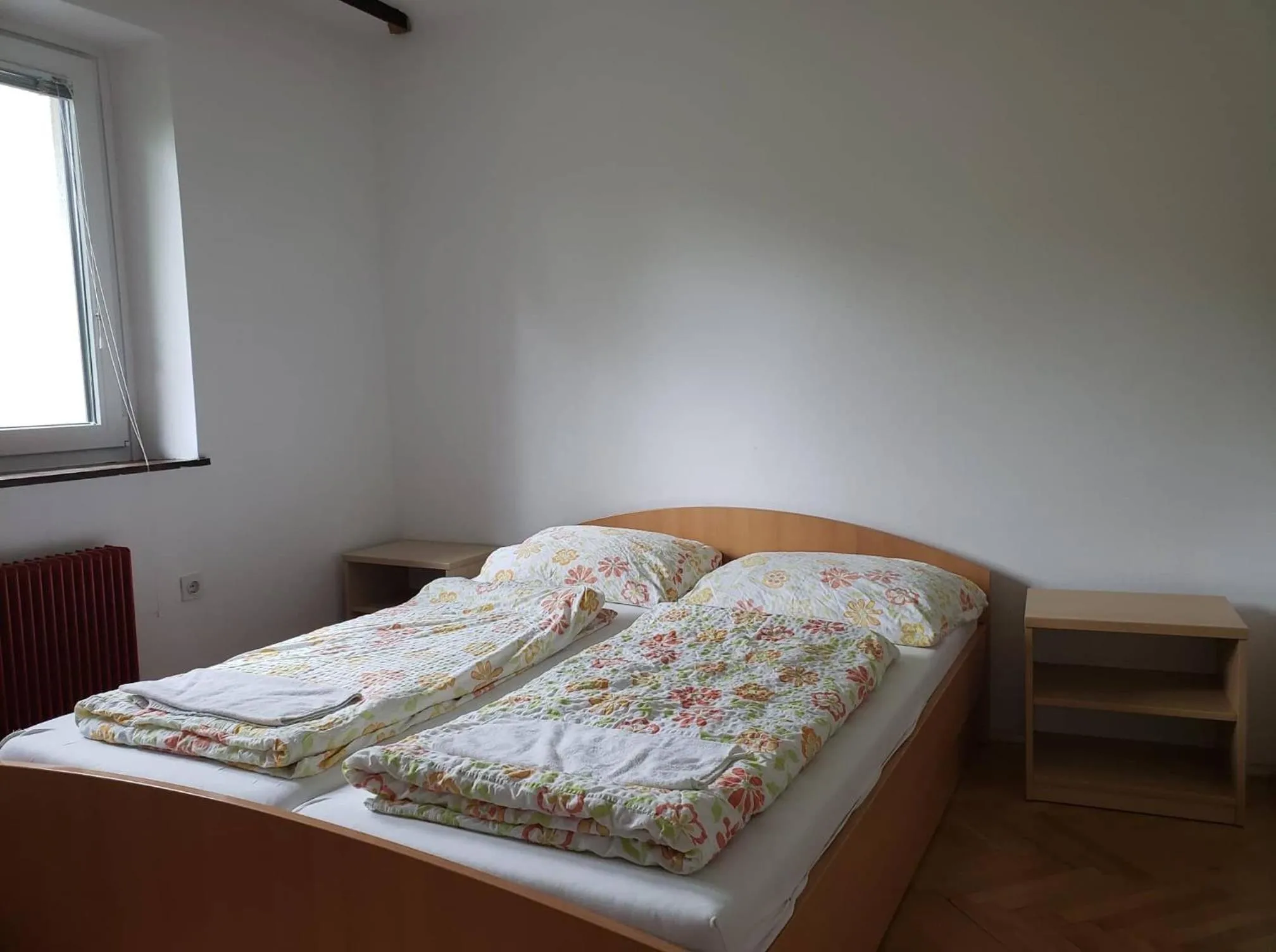 Bedroom, Bed in Youth Hostel Nika