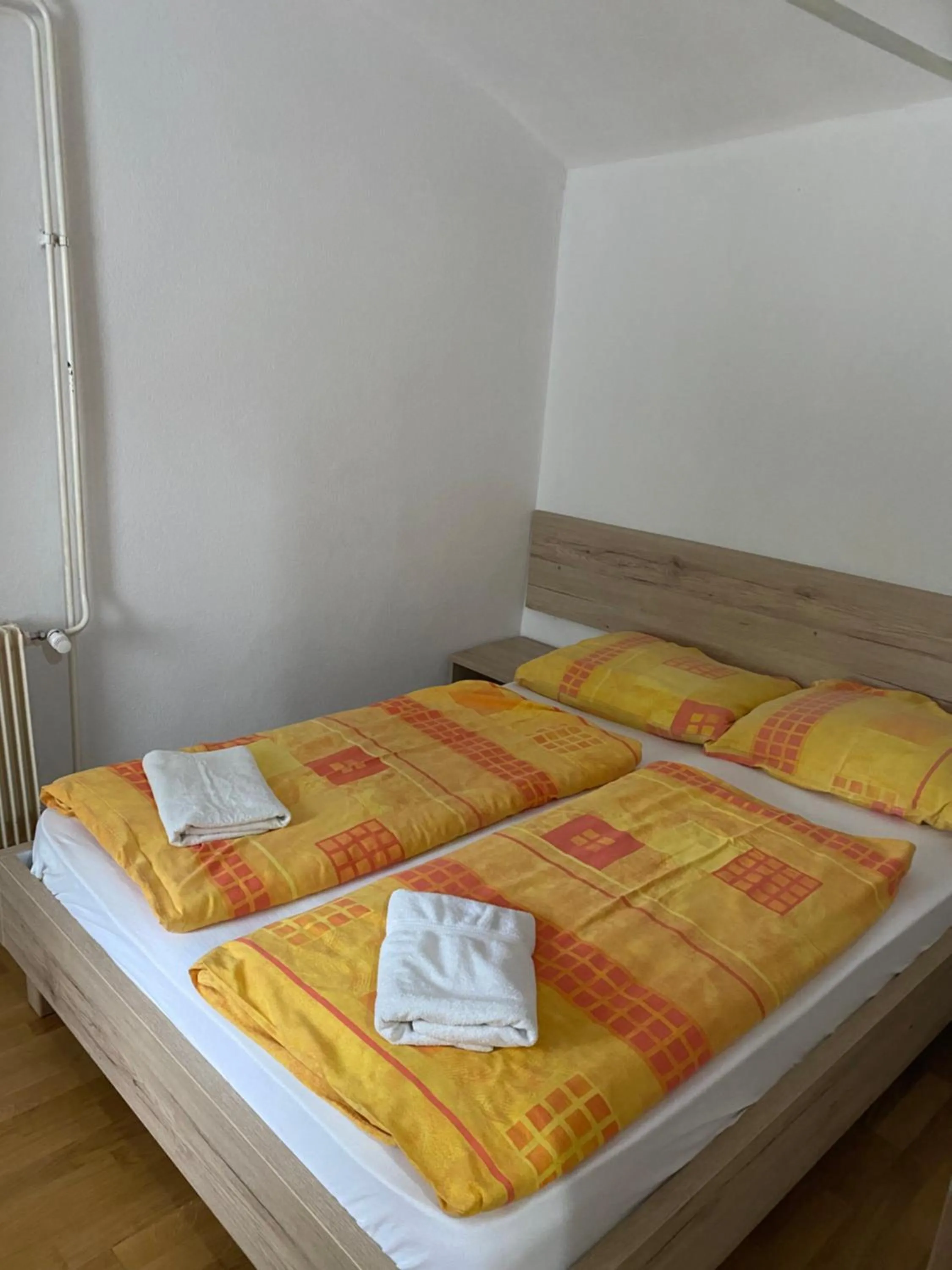 Bedroom, Bed in Youth Hostel Nika