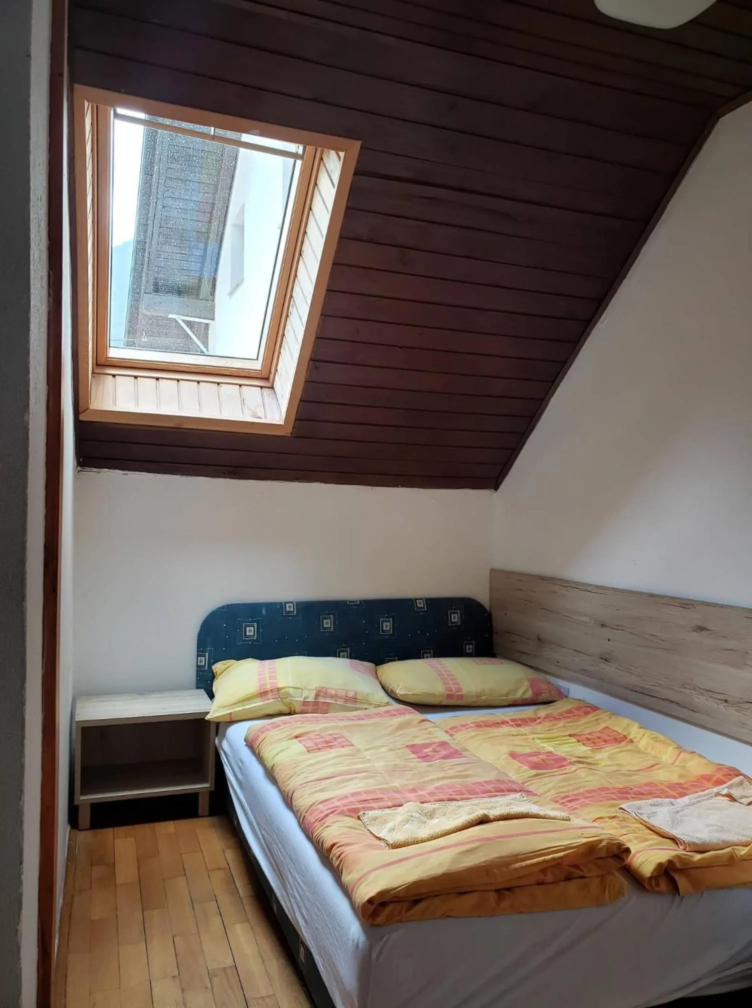 Bedroom, Bed in Youth Hostel Nika