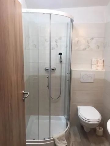 Bathroom in Youth Hostel Nika