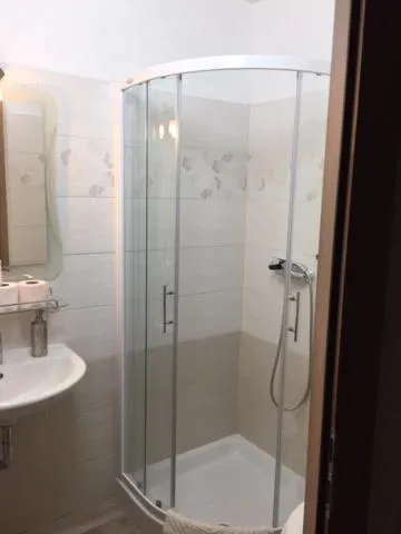 Bathroom in Youth Hostel Nika