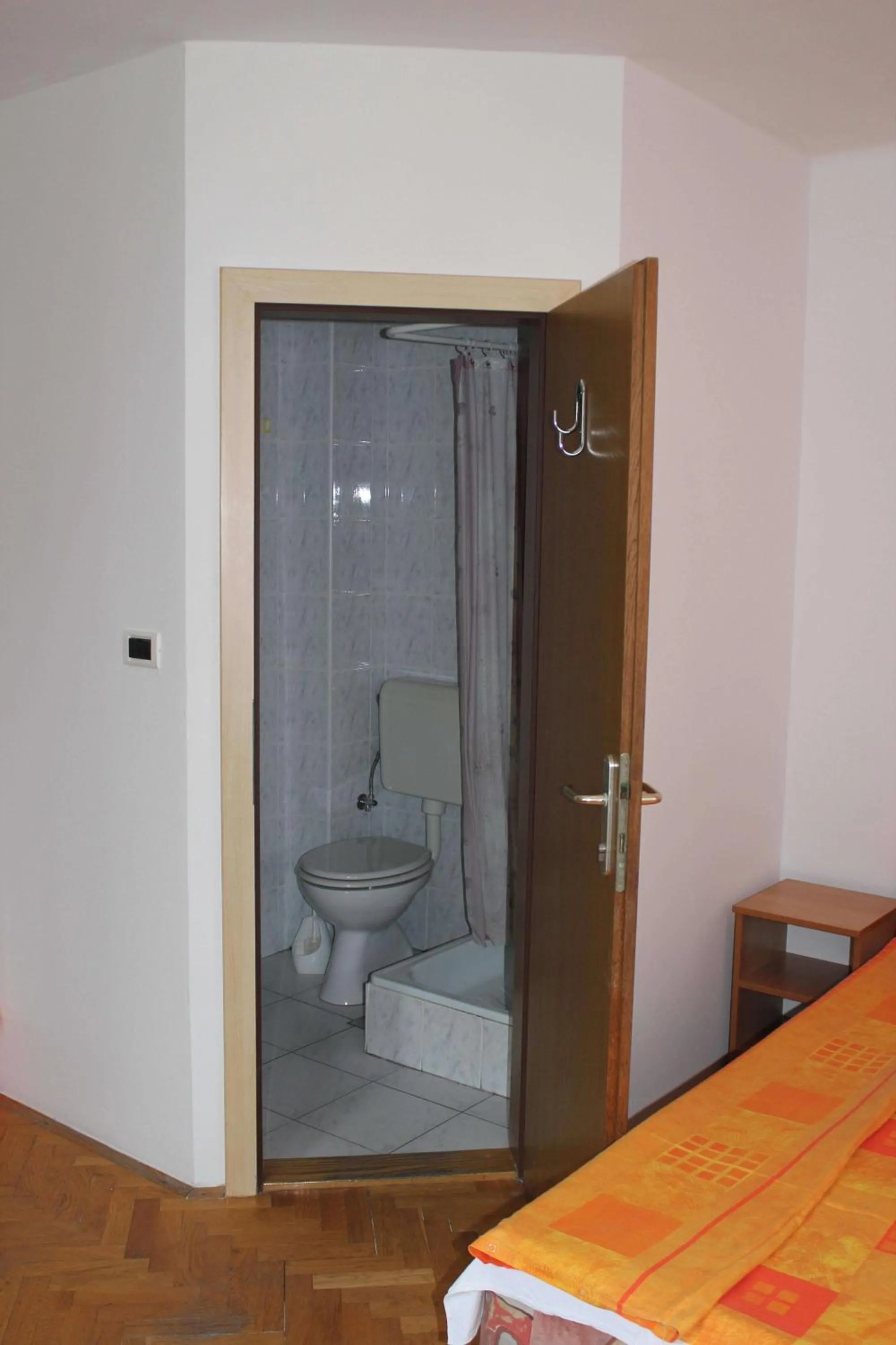 Bathroom in Youth Hostel Nika
