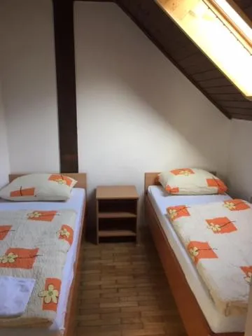 Bedroom, Bed in Youth Hostel Nika