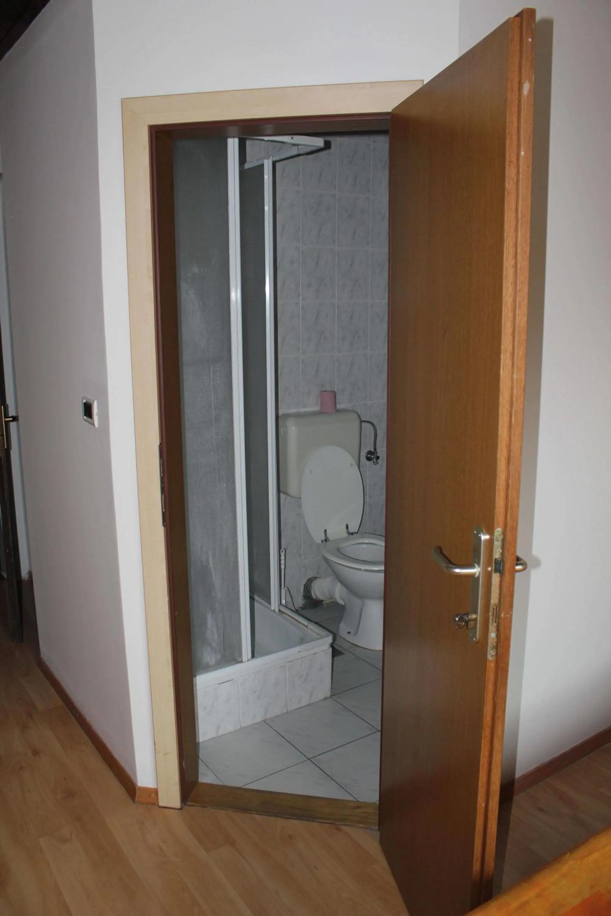 Bathroom in Youth Hostel Nika